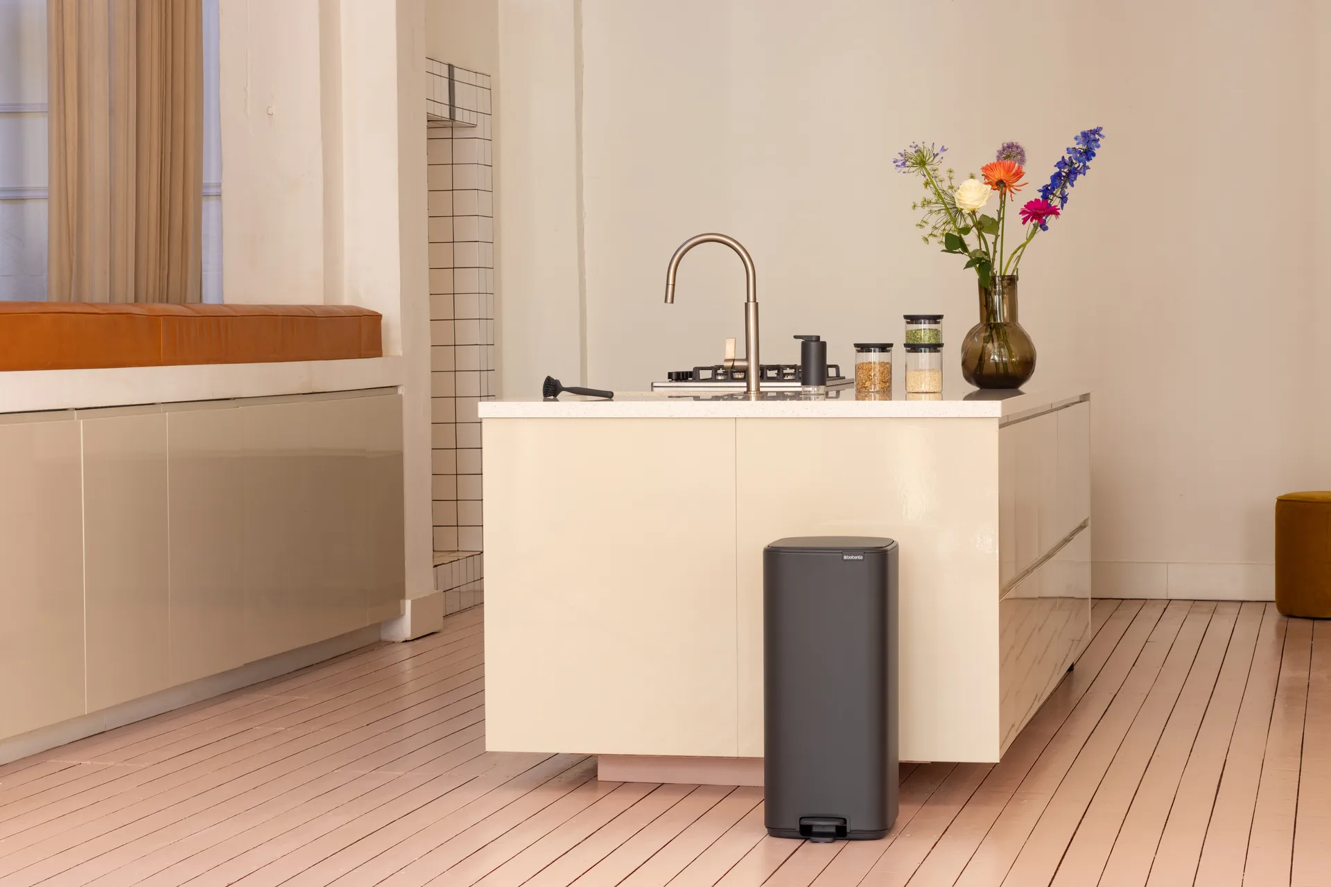 Pattumiera con pedale Bo 30 L, Mineral Infinite Grey Brabantia