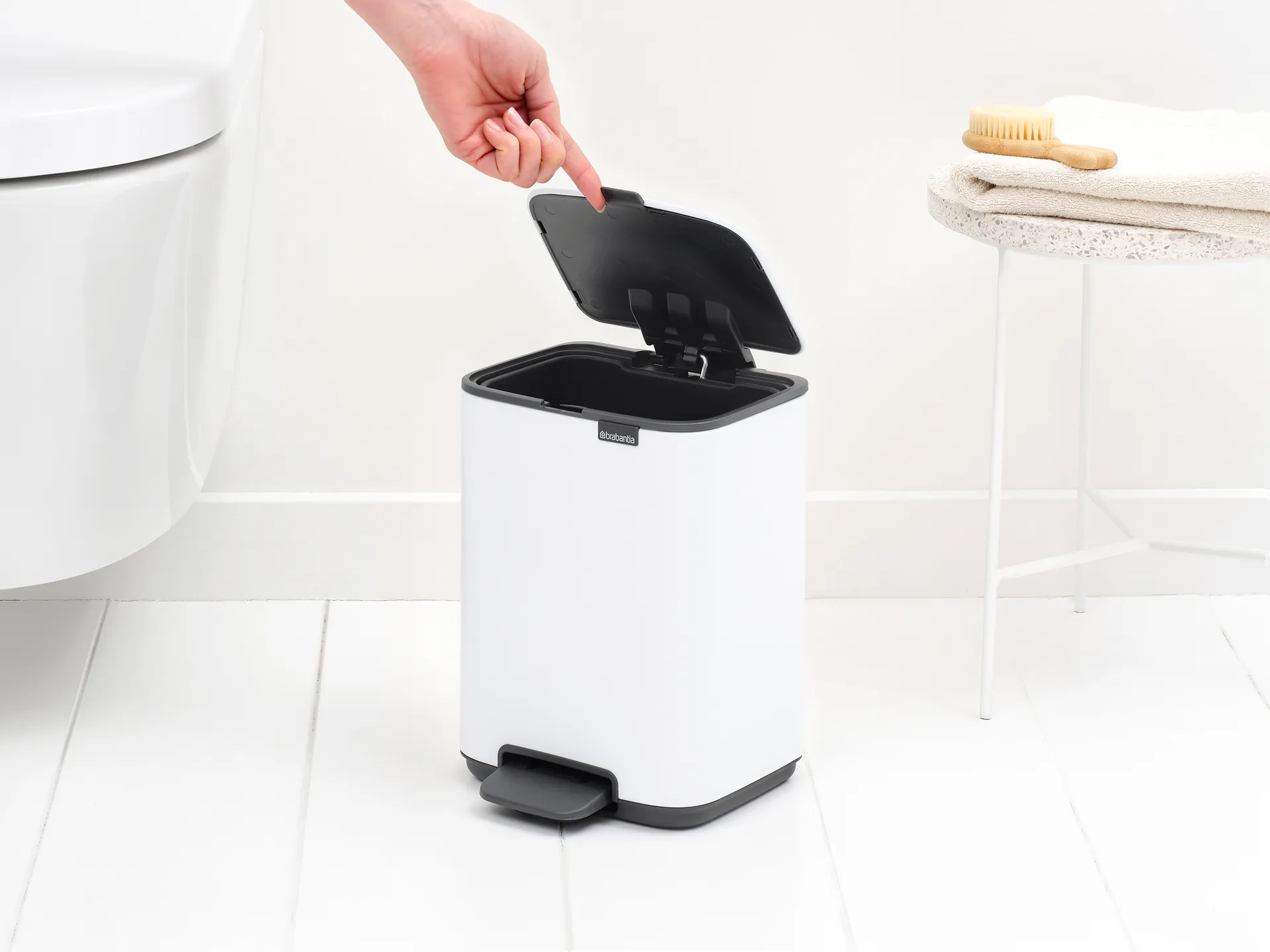 Pattumiera con pedale Bo 4 L, Bianco Brabantia