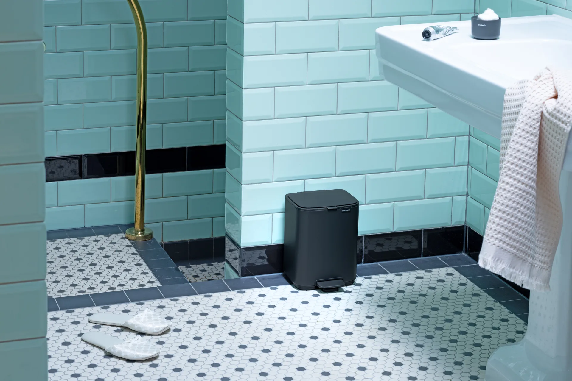 Pattumiera con pedale Bo 4 L, Mineral Infinite Grey Brabantia