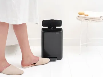 Pattumiera con pedale Bo 4 L - Nero opaco - Brabantia