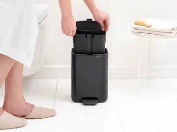Pattumiera con pedale Bo 4 L - Nero opaco - Brabantia