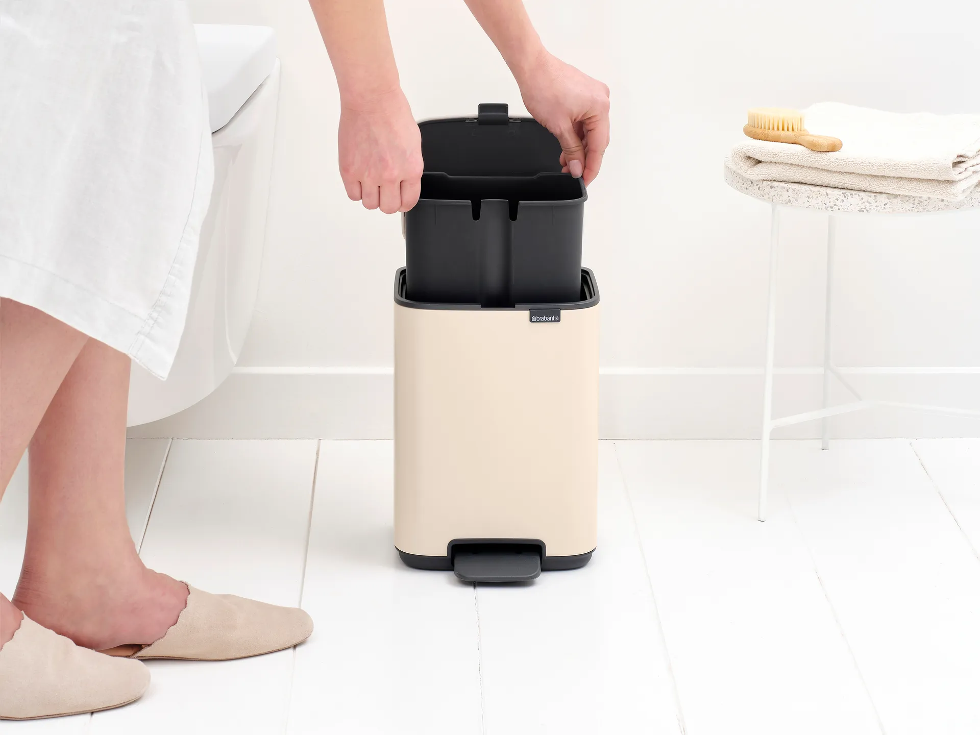 Pattumiera con pedale Bo 4 L, Soft Beige Brabantia