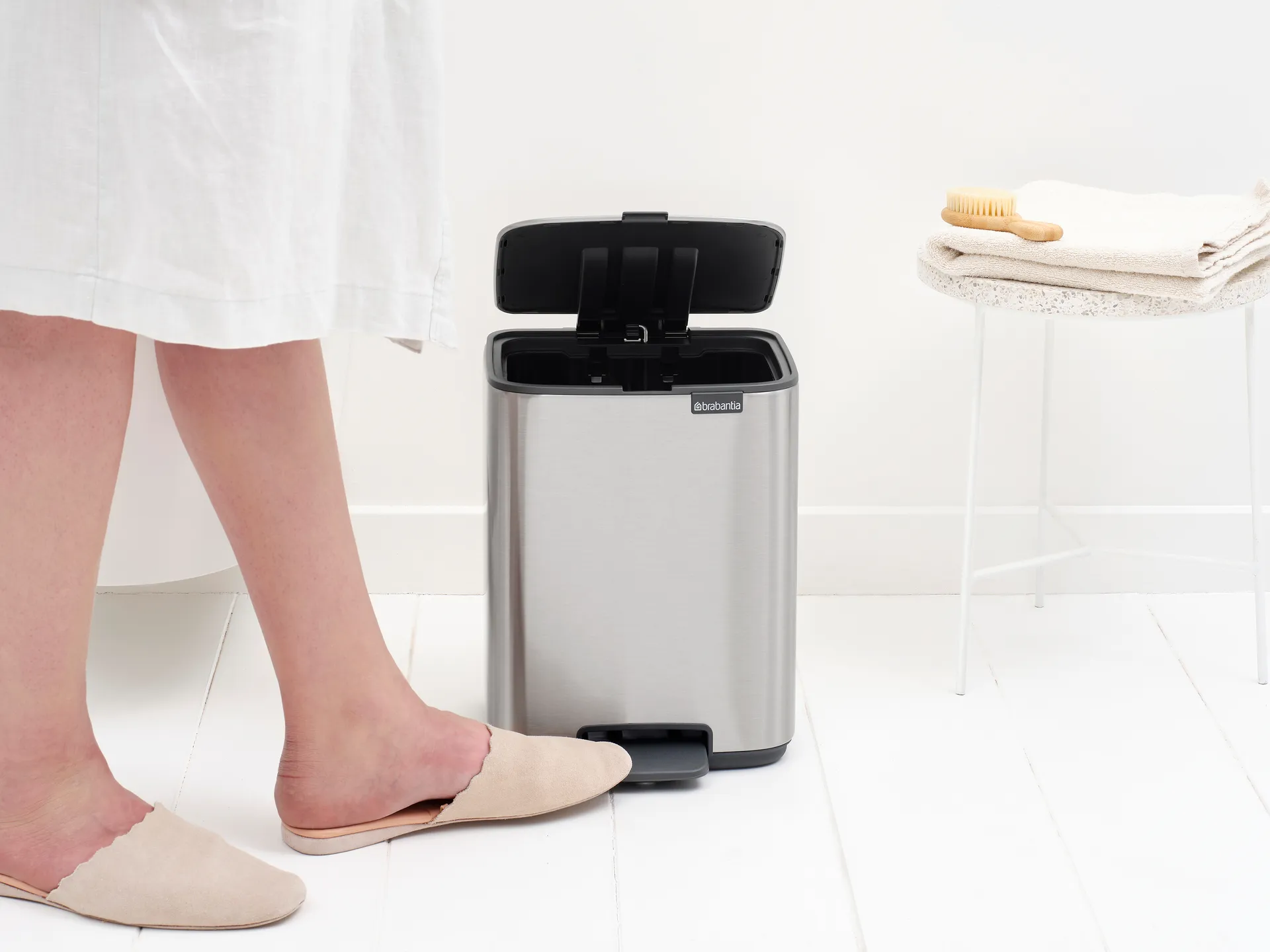 Pattumiera con pedale Bo 7 L, Acciaio opaco anti-impronte Brabantia