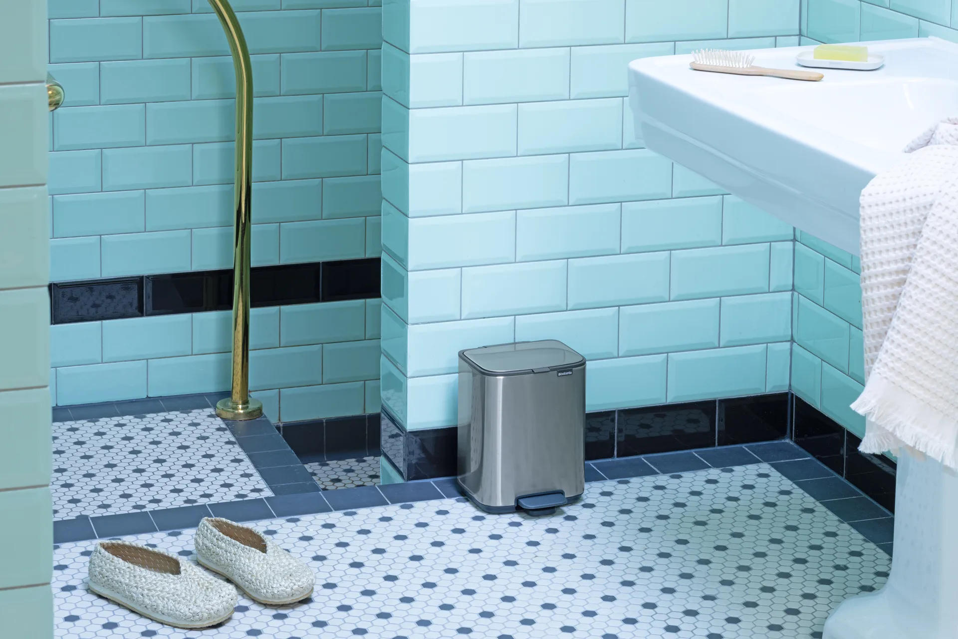 Pattumiera con pedale Bo 7 L, Acciaio opaco anti-impronte Brabantia