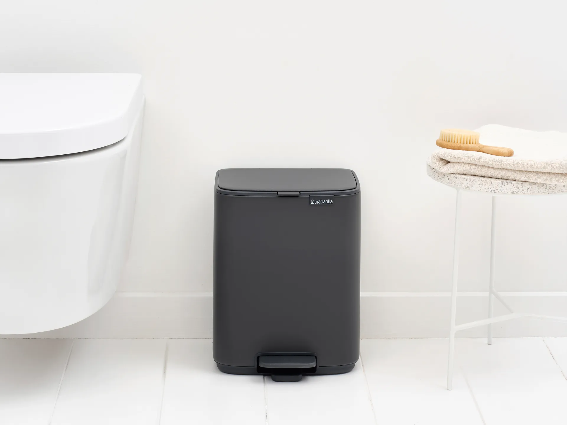 Pattumiera con pedale Bo 7 L, Mineral Infinite Grey Brabantia