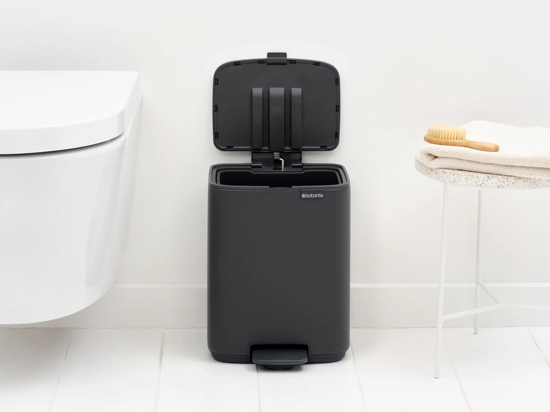 Pattumiera con pedale Bo 7 L, Mineral Infinite Grey Brabantia