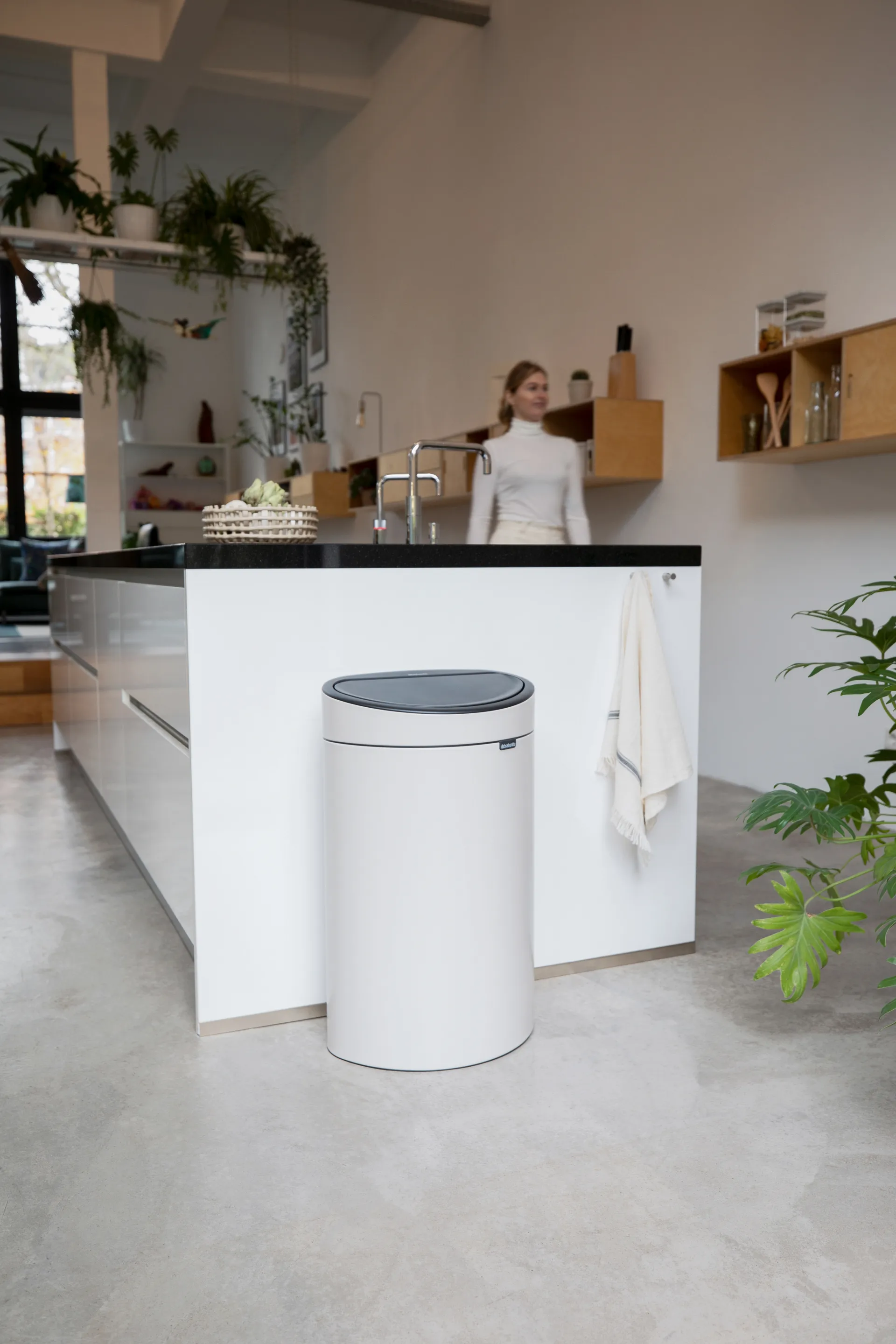 Pattumiera Touch Bin 40 litri, Soft Beige Brabantia