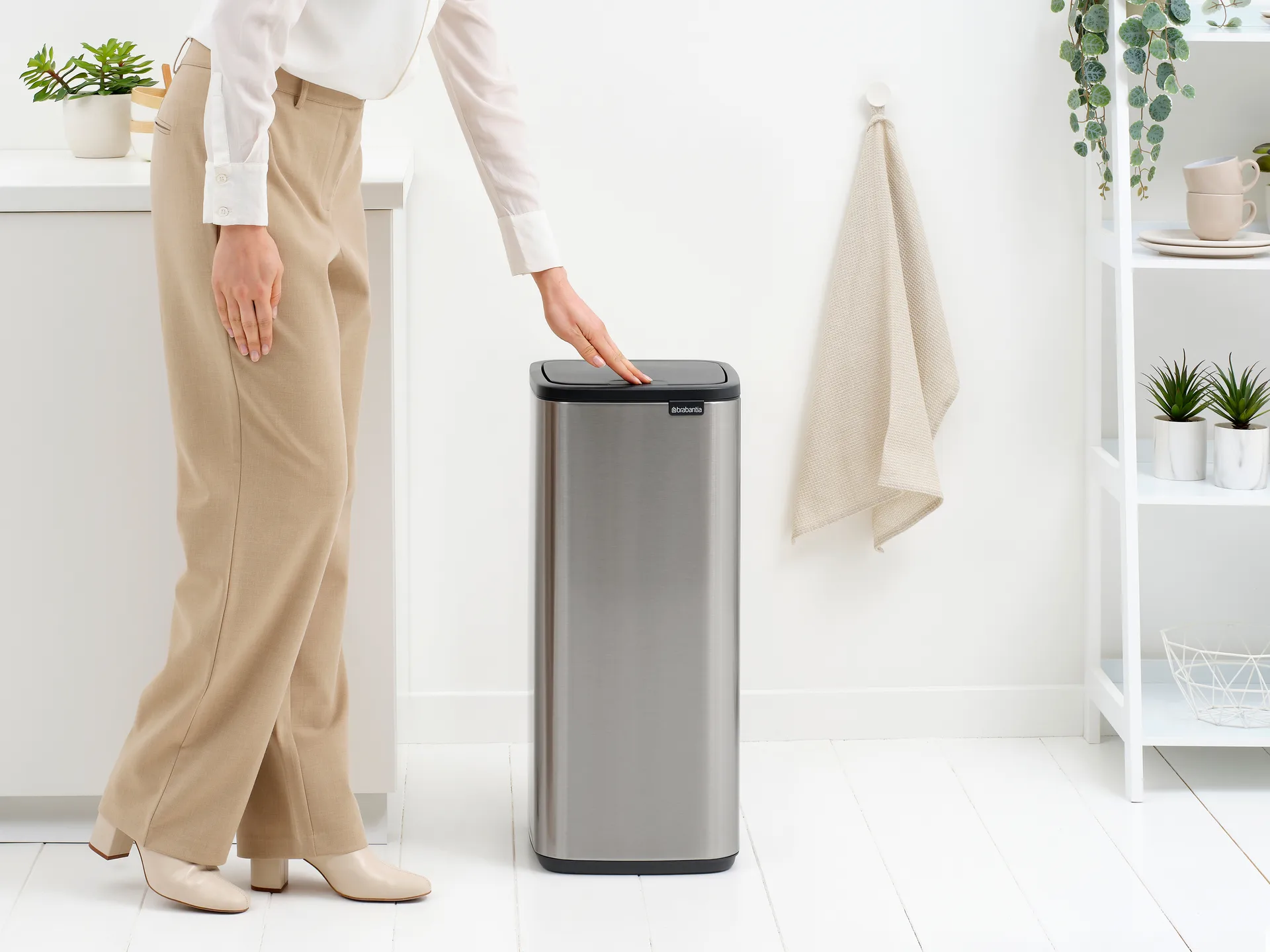Pattumiera Touch Bo 30 L, Acciaio opaco anti-impronte Brabantia