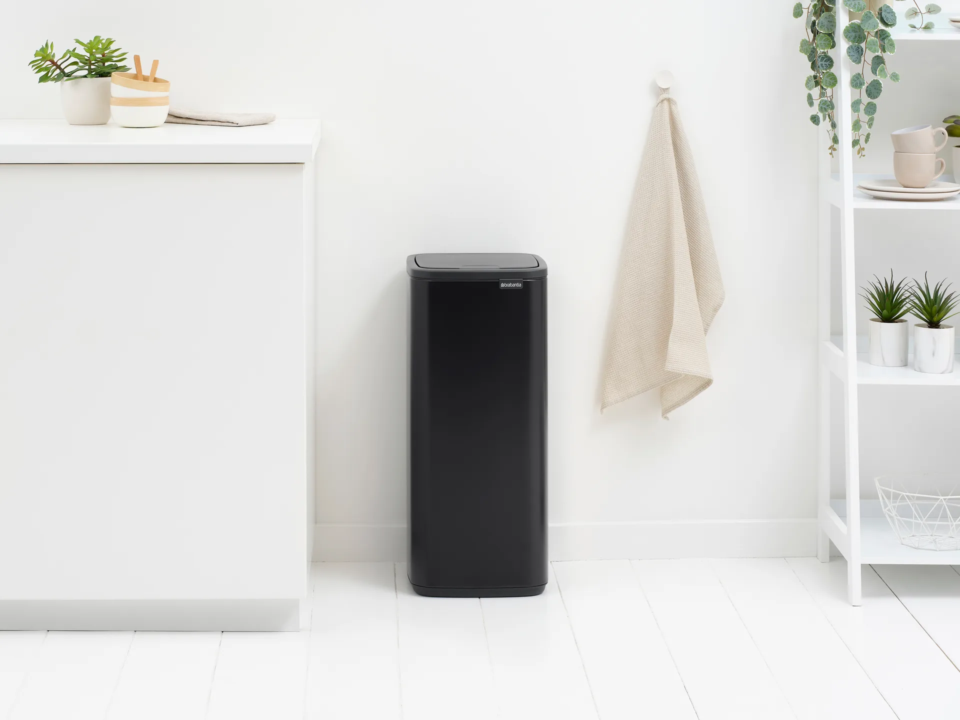 Pattumiera Touch Bo 30 L, Nero opaco Brabantia