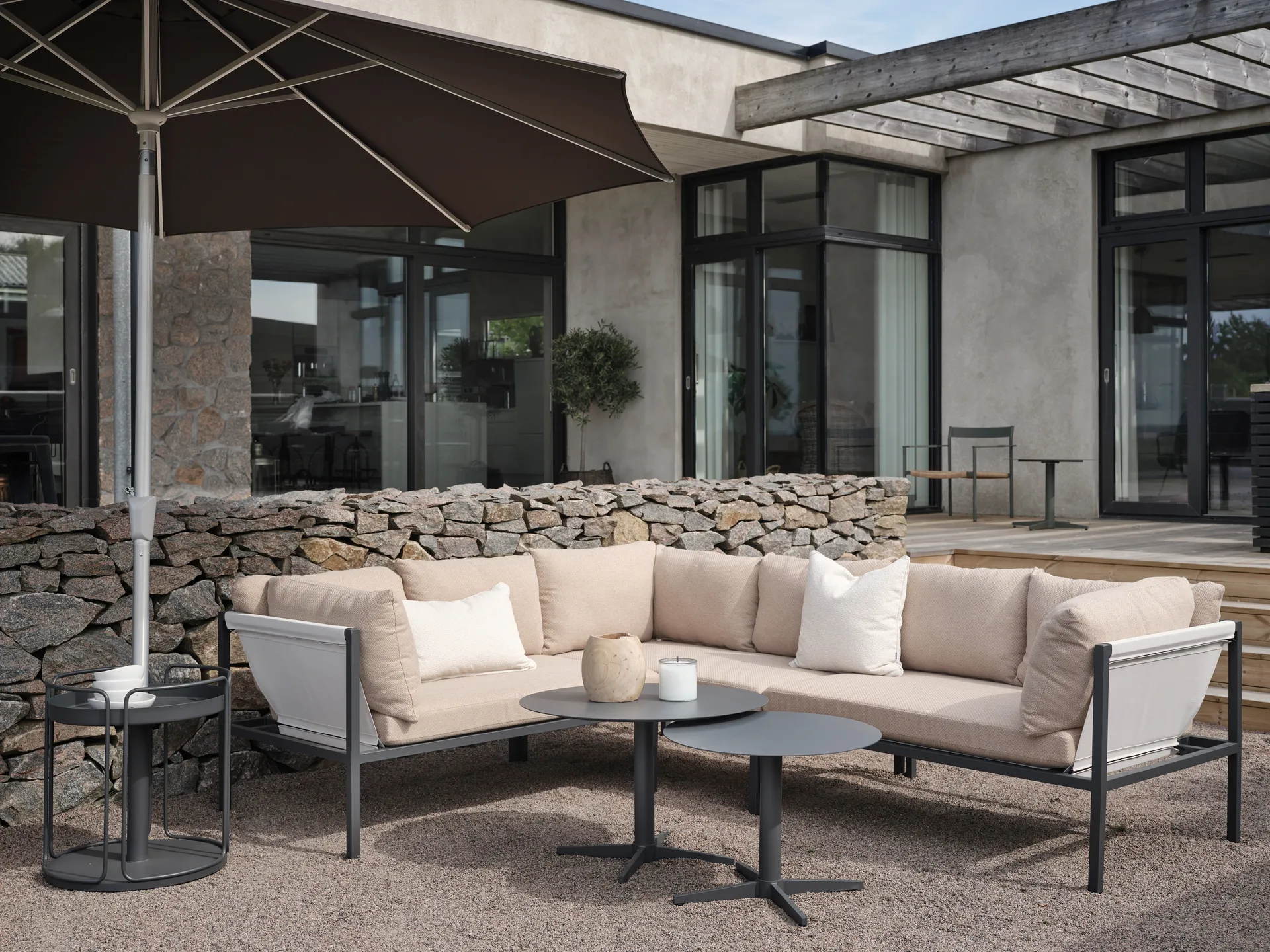 Divano ad angolo Allie, Barley-anthracite Brafab