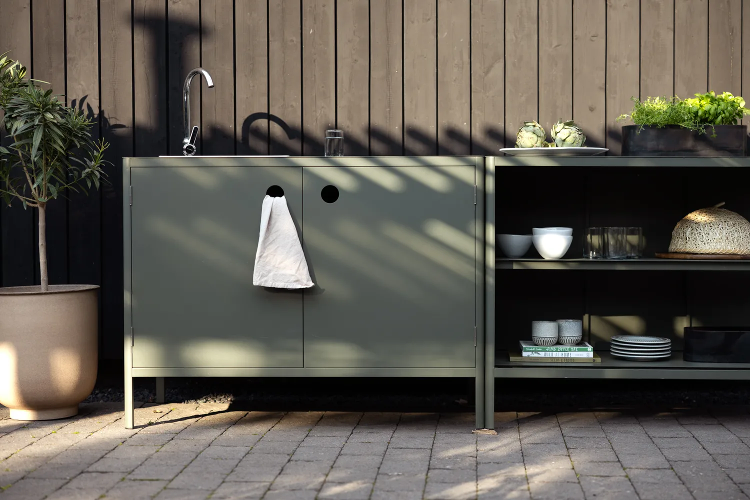 Kelia cucina da esterno panca con ripiani, Nordic green, 121x91x64 cm Brafab