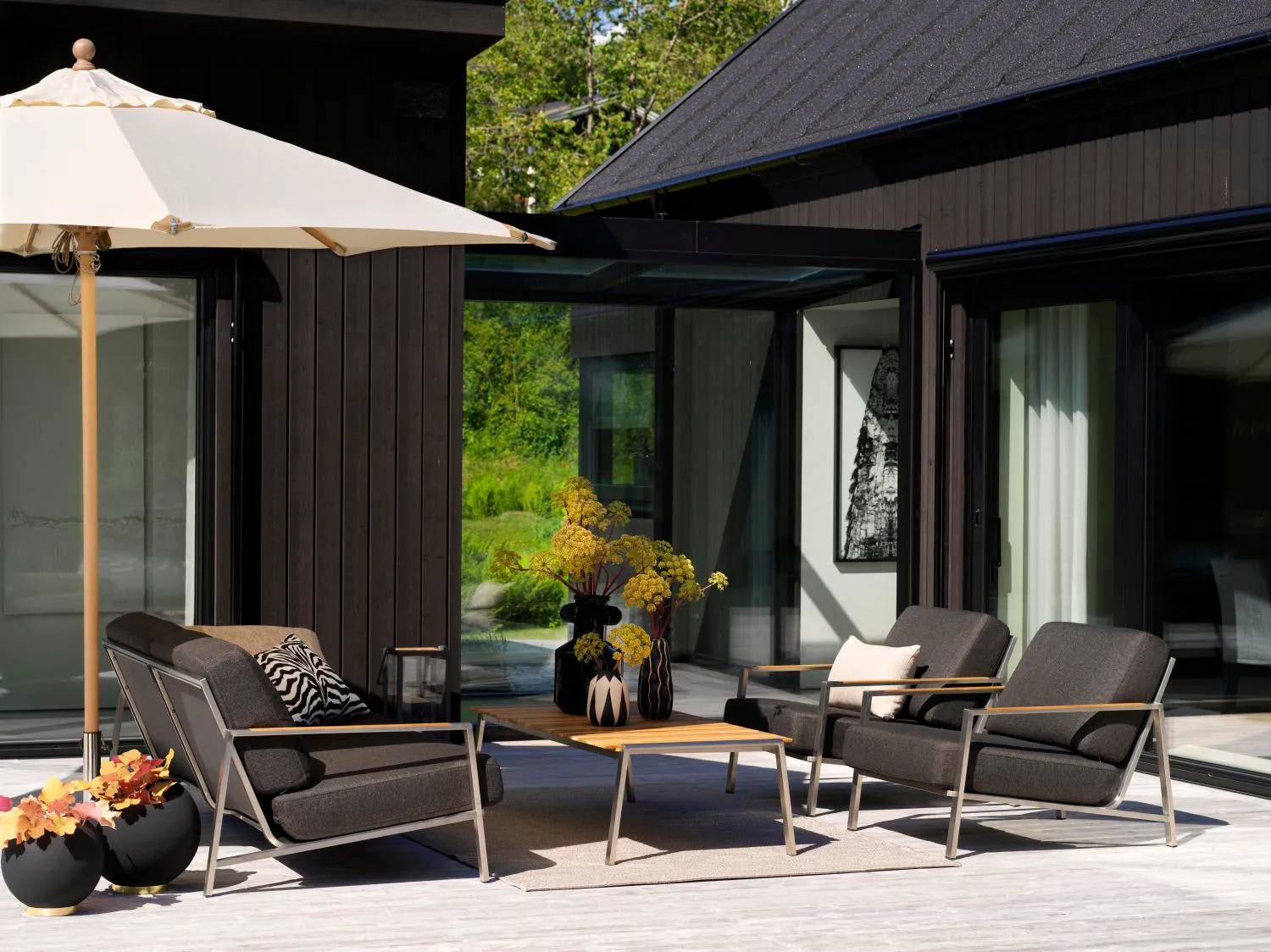 Poltrona Naos, Acciaio inox-nearly black Brafab