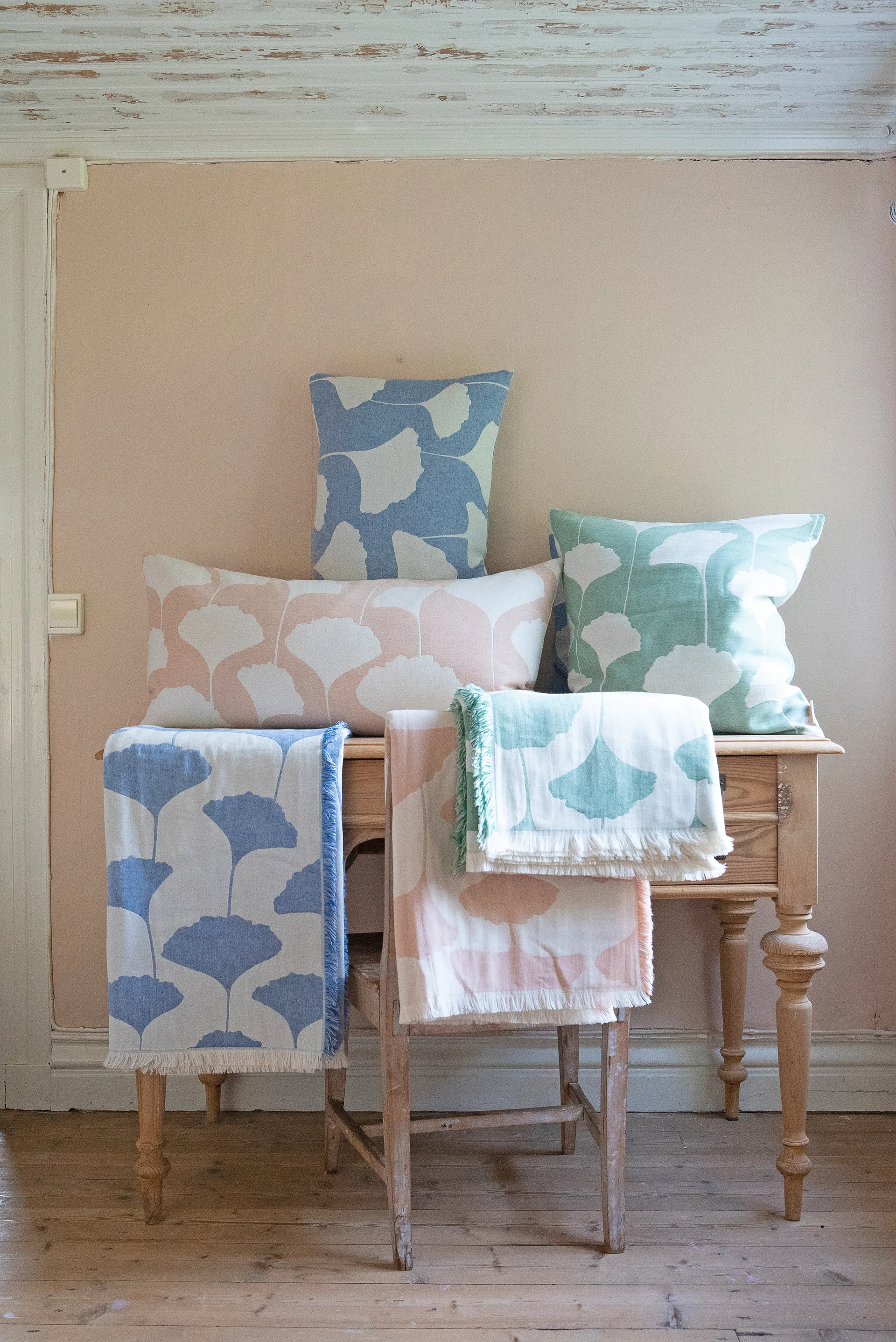 Plaid in cotone Ginko 130x170 cm, Blu-bianco (indaco) Brita Sweden