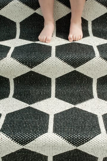 Tappeto Anna nero grande - 150x200 cm - Brita Sweden