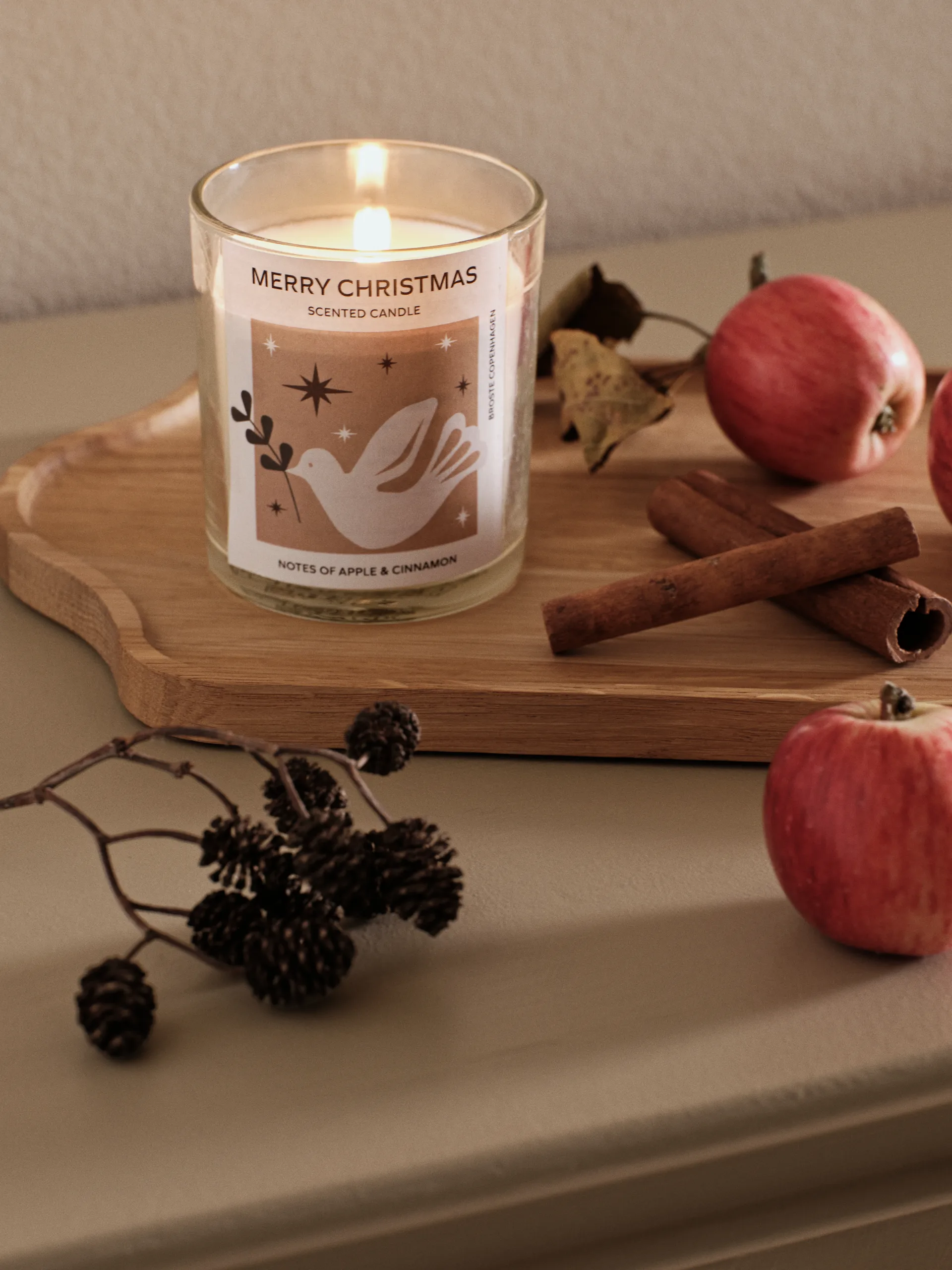 Candela profumata Merry Christmas 32 h, Bianco Broste Copenhagen