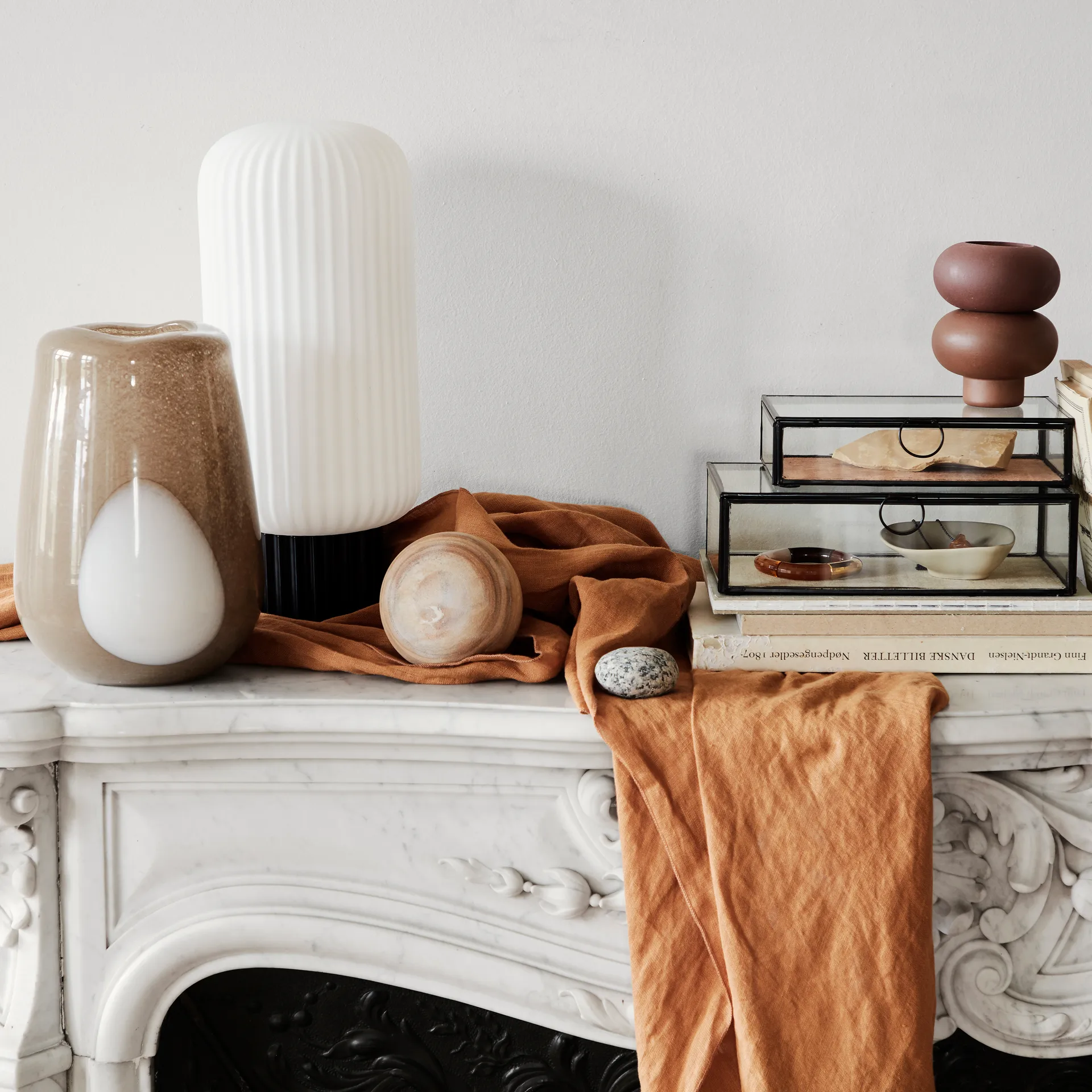 Lampada da tavolo Lolly , bianco e nero - Ø 39 cm Broste Copenhagen