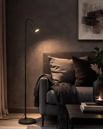 Lampada da terra Curve 146 cm - Opaco verde - By Rydéns