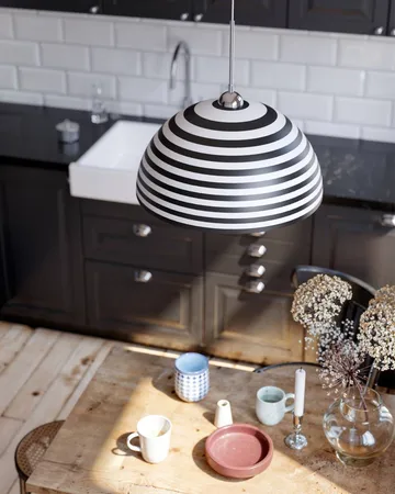 Stripe lampada a sospensione - Nero-bianco, Ø45 cm - By Rydéns