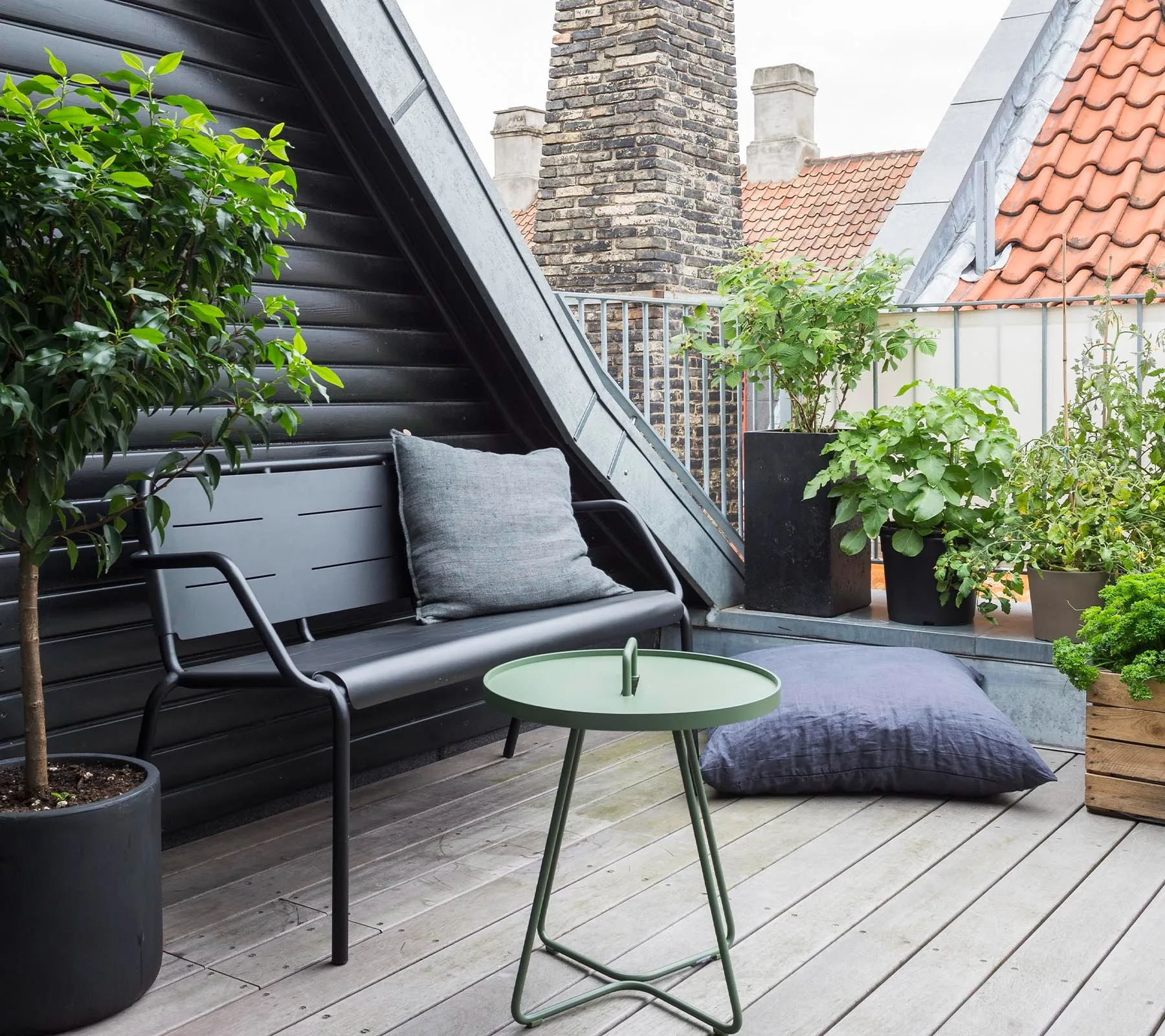 Tavolo On the move Ø44 cm, Dusty green Cane-line