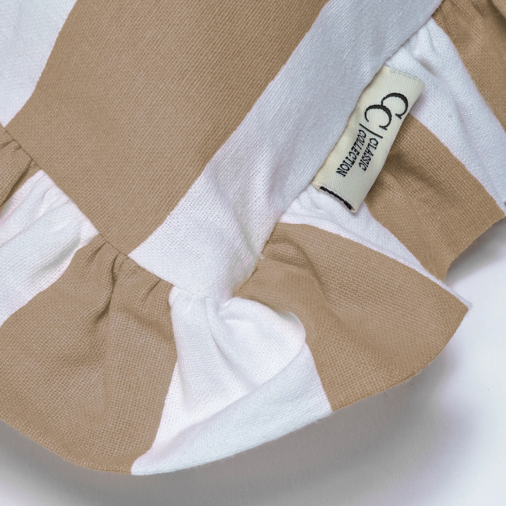 Ruffle Stripes Copricuscino 50x50 cm, Beige Classic Collection