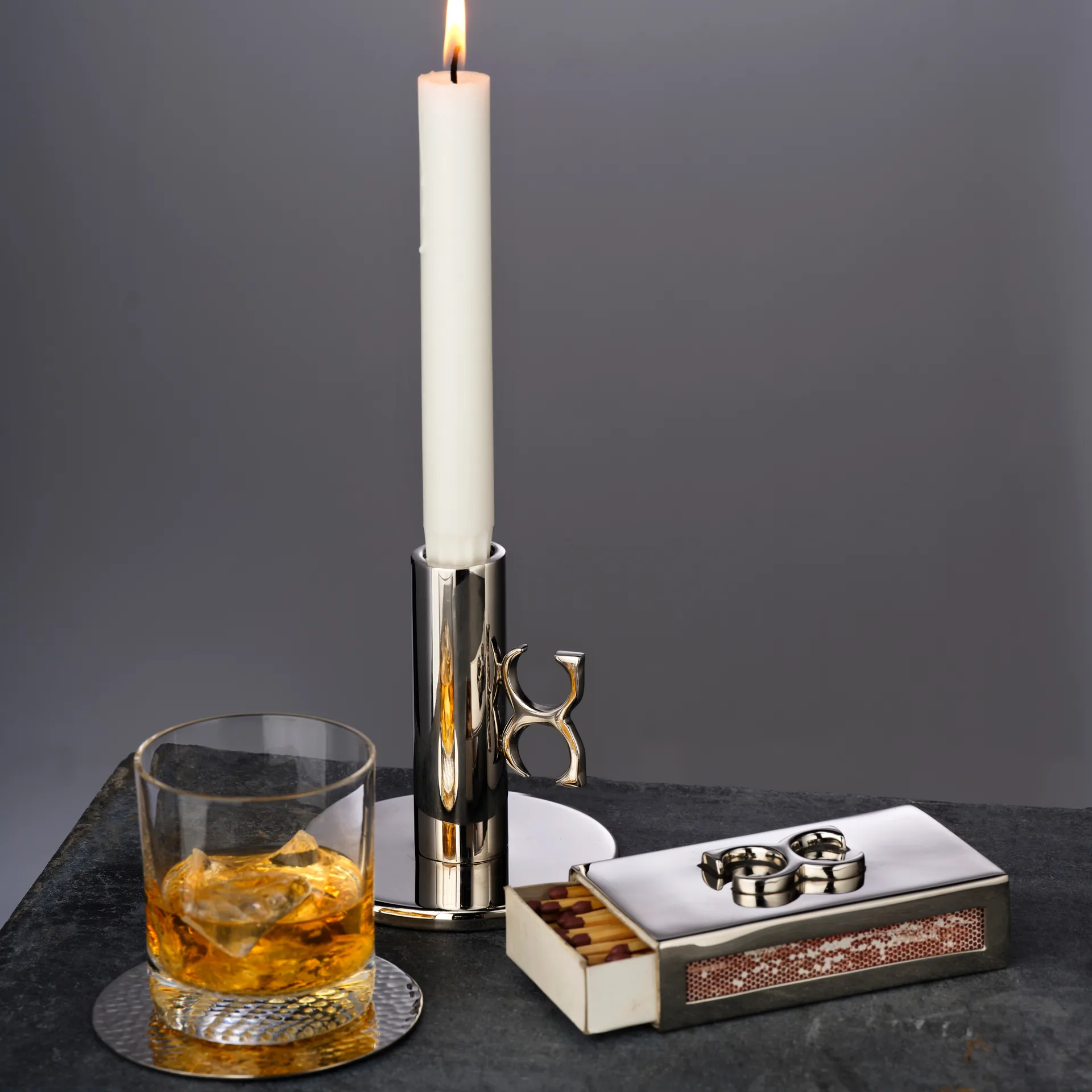 Sottobicchiere martellato Glass Ø 10 cm confezione da 4, ottone nichelato Classic Collection