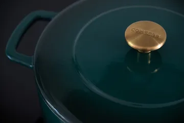 Casseruola smaltata in ghisa Combekk Ø28 cm - Verde agrifoglio con manopola dorata - Combekk