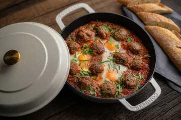 Padella smaltata in ghisa Combekk Ø28 cm - Sabbia con manopola dorata - Combekk