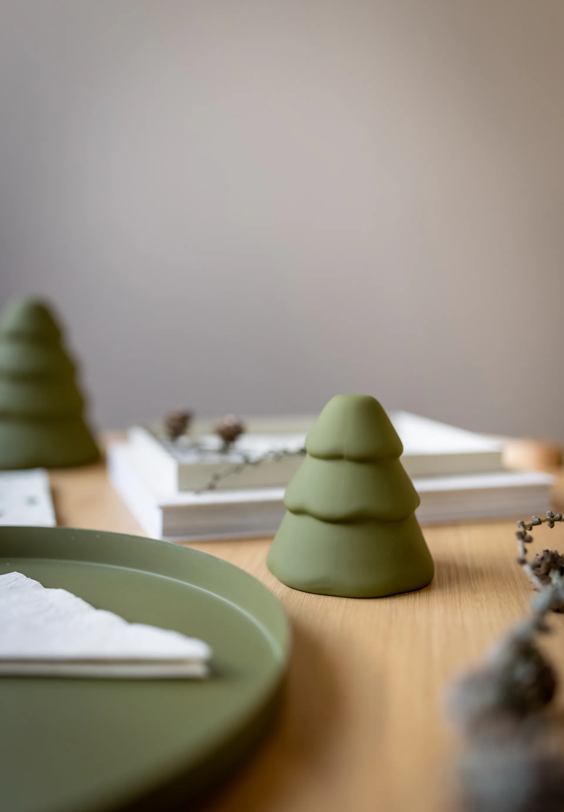 Albero di Natale Snowy, 10 cm, Verde oliva Cooee Design