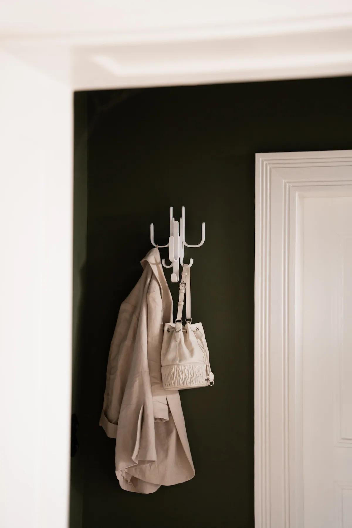 Appendiabiti ad albero Woody, Bianco Cooee Design