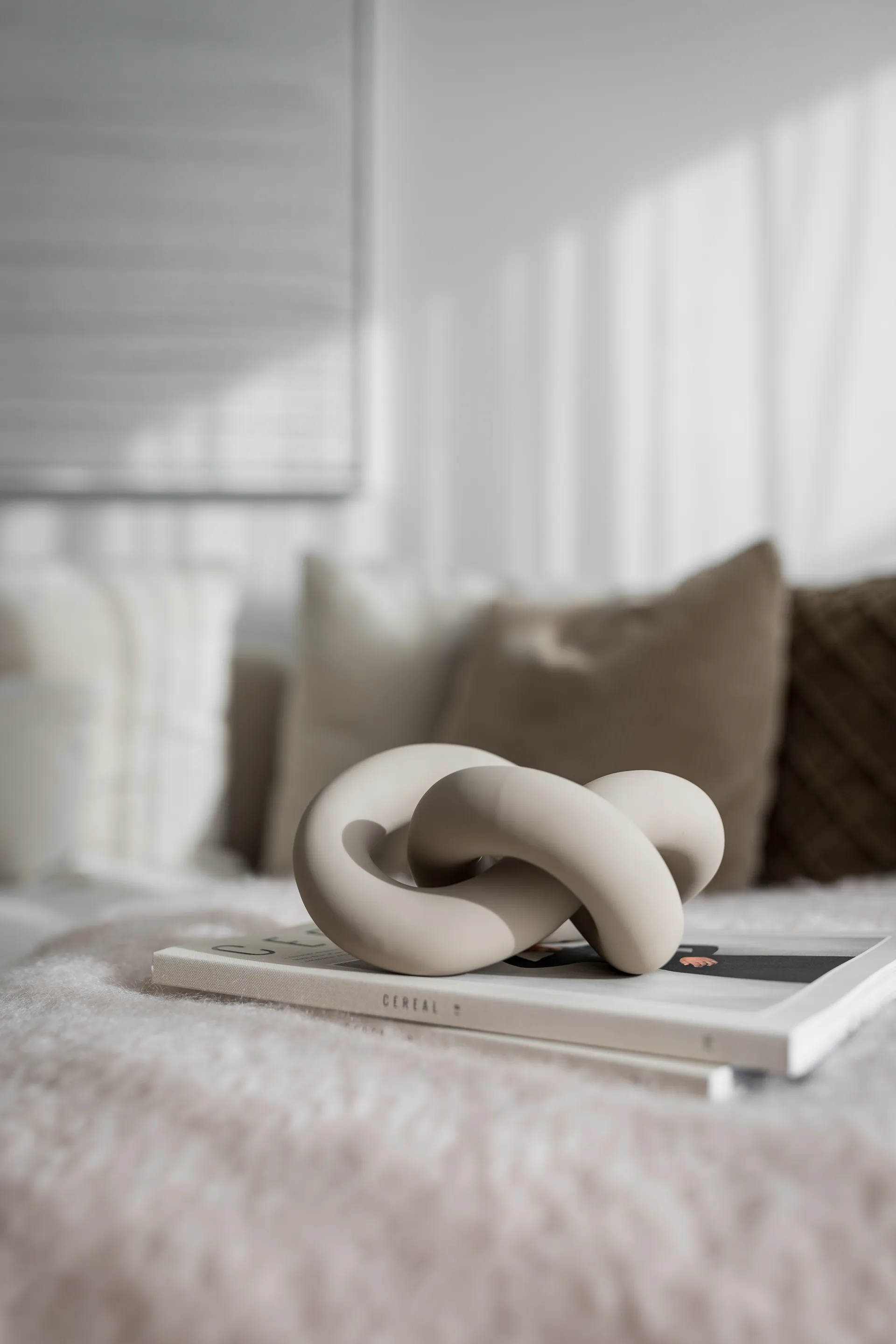 Decorazione grande Knot Table, sand Cooee Design