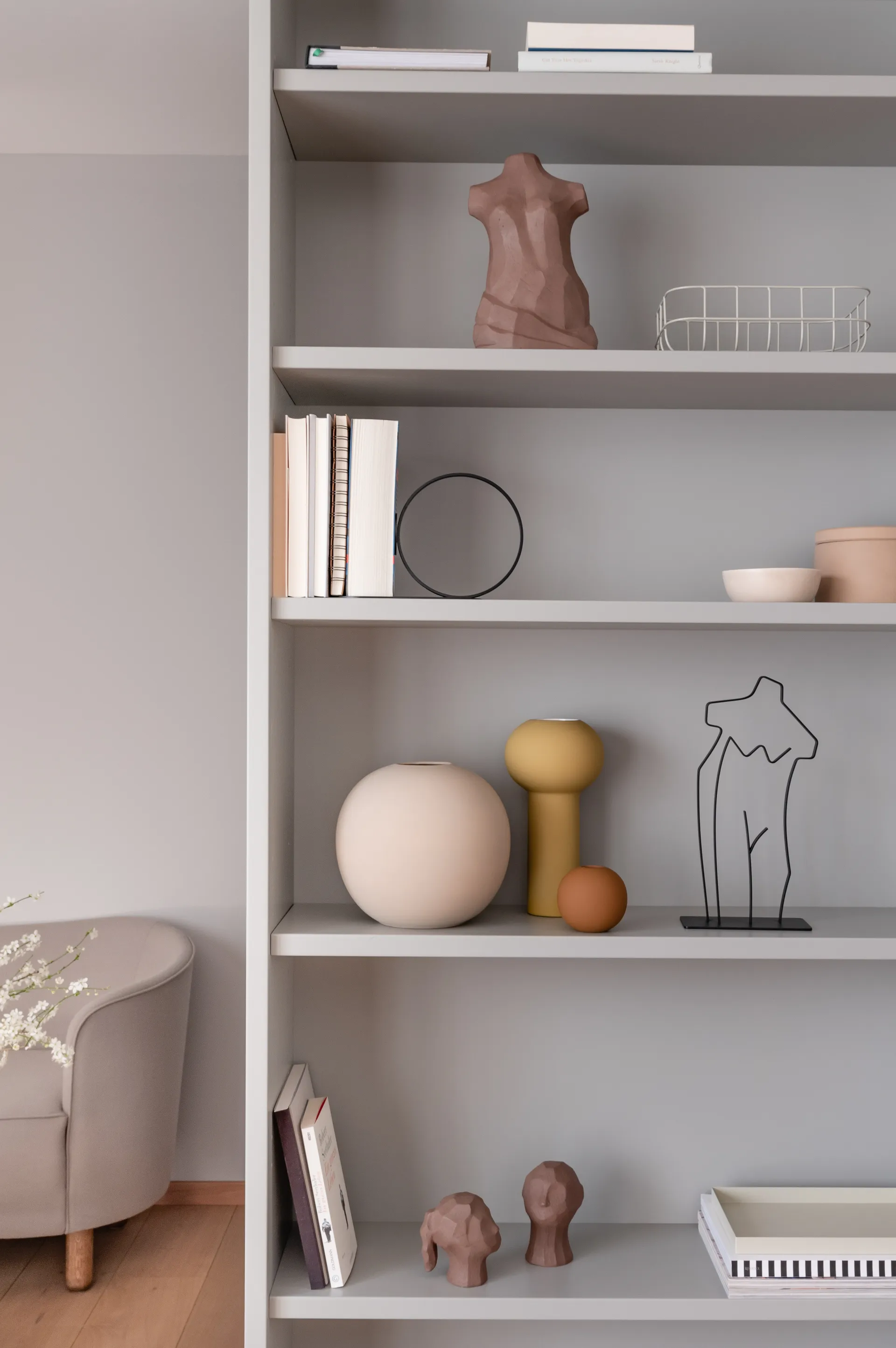 Scultura Ruth, nero Cooee Design