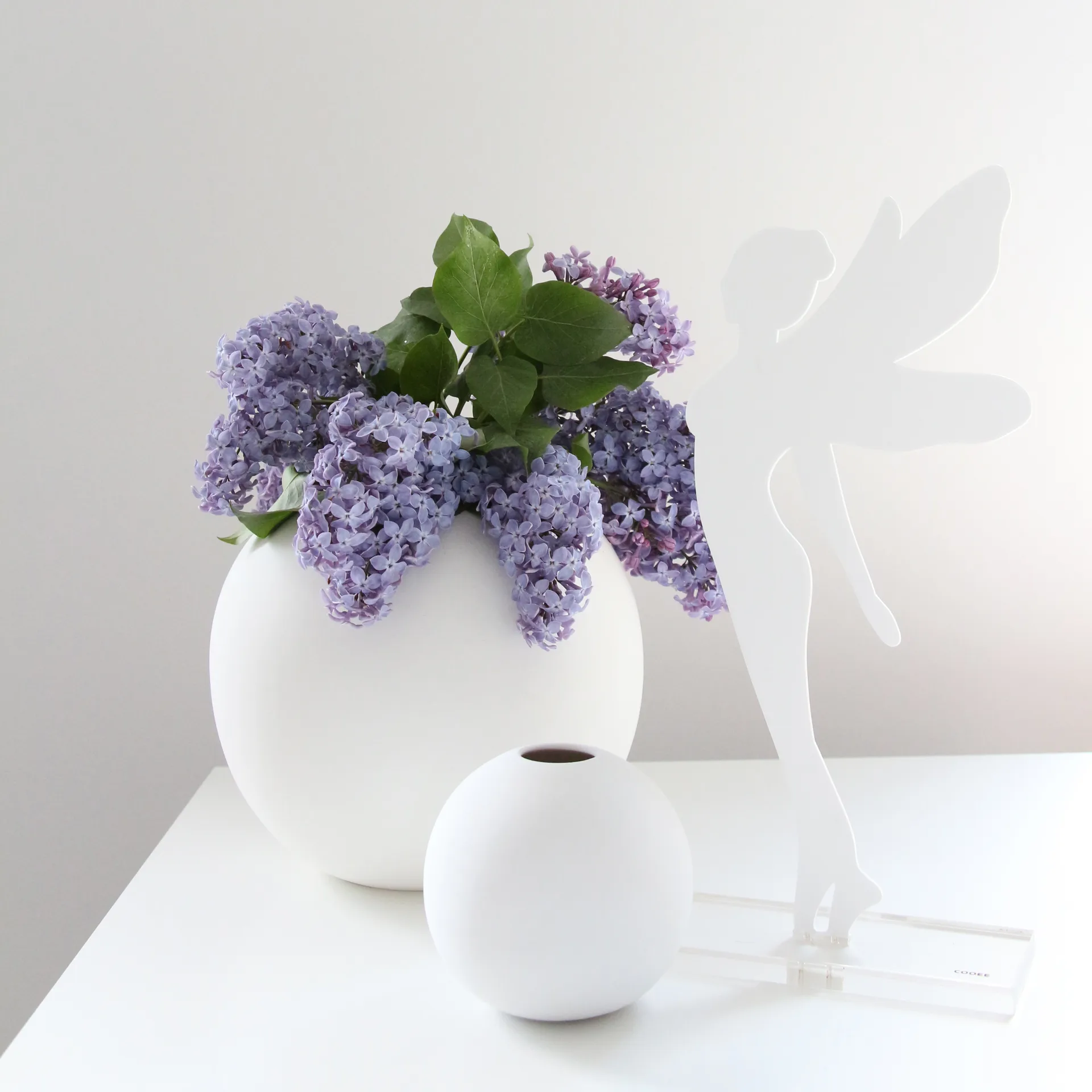 Vaso Ball bianco, 10 cm Cooee Design