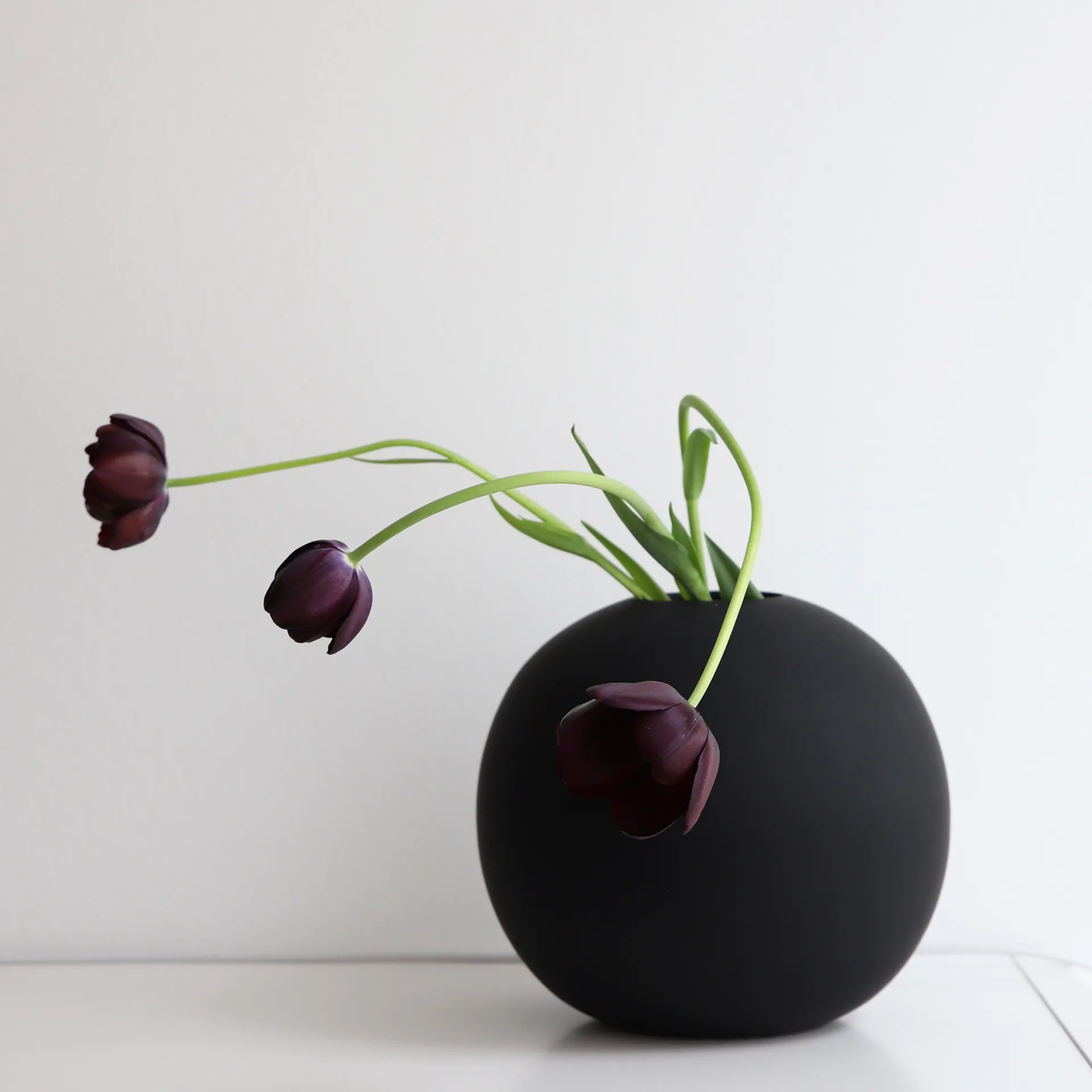 Vaso Ball nero, 20 cm Cooee Design