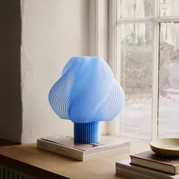 Lampada da tavolo Soft Serve - Blueberry sorbet, Grande, 34 cm - Crème Atelier