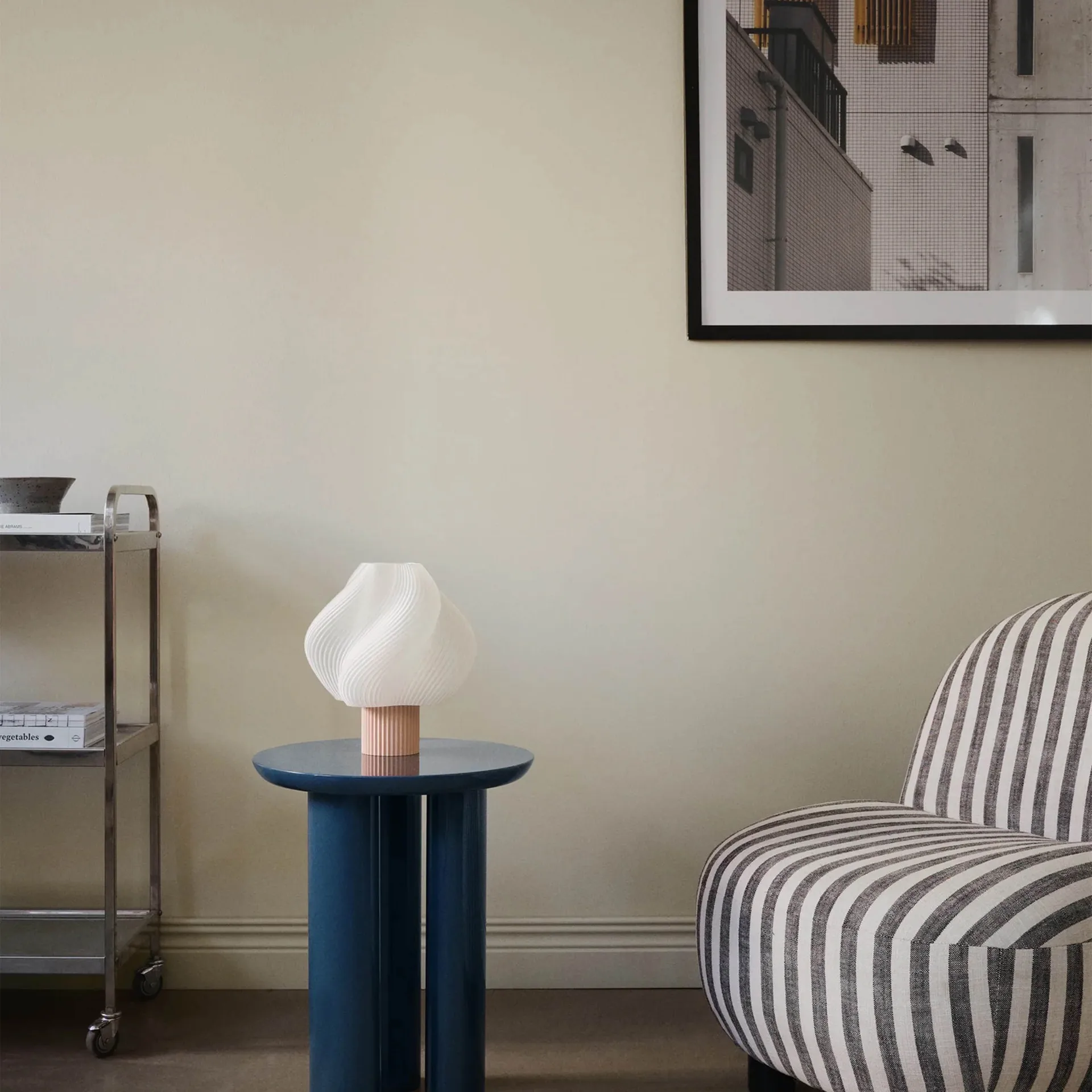 Lampada da tavolo Soft Serve, Fragolina di bosco, Regular, 26 cm Crème Atelier