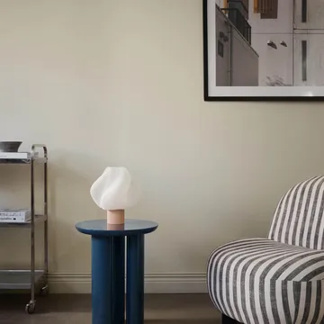 Lampada da tavolo Soft Serve - Fragolina di bosco, Regular, 26 cm - Crème Atelier