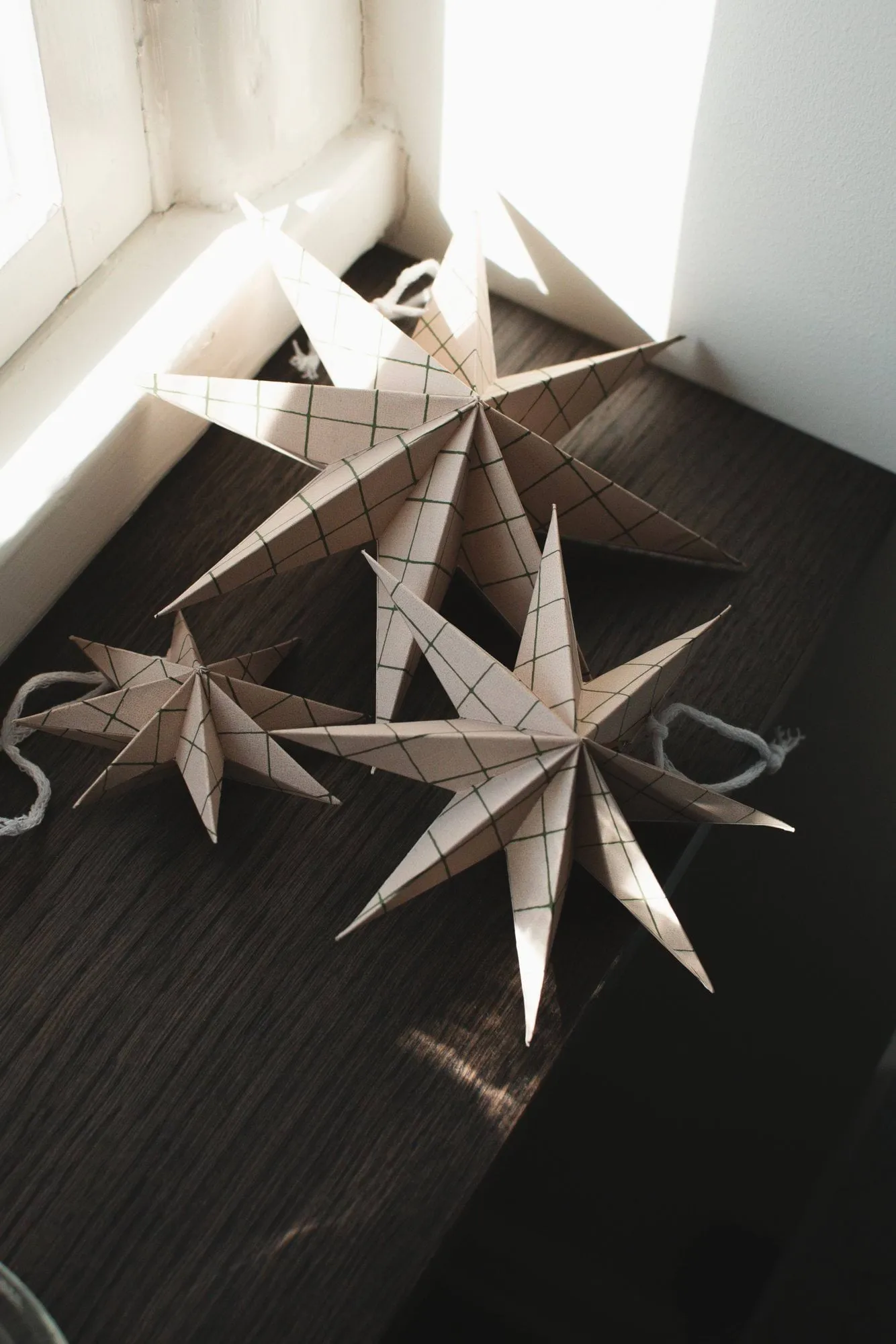 Stella invernale di carta decorativa, Square sand, medio, Ø14 cm DBKD