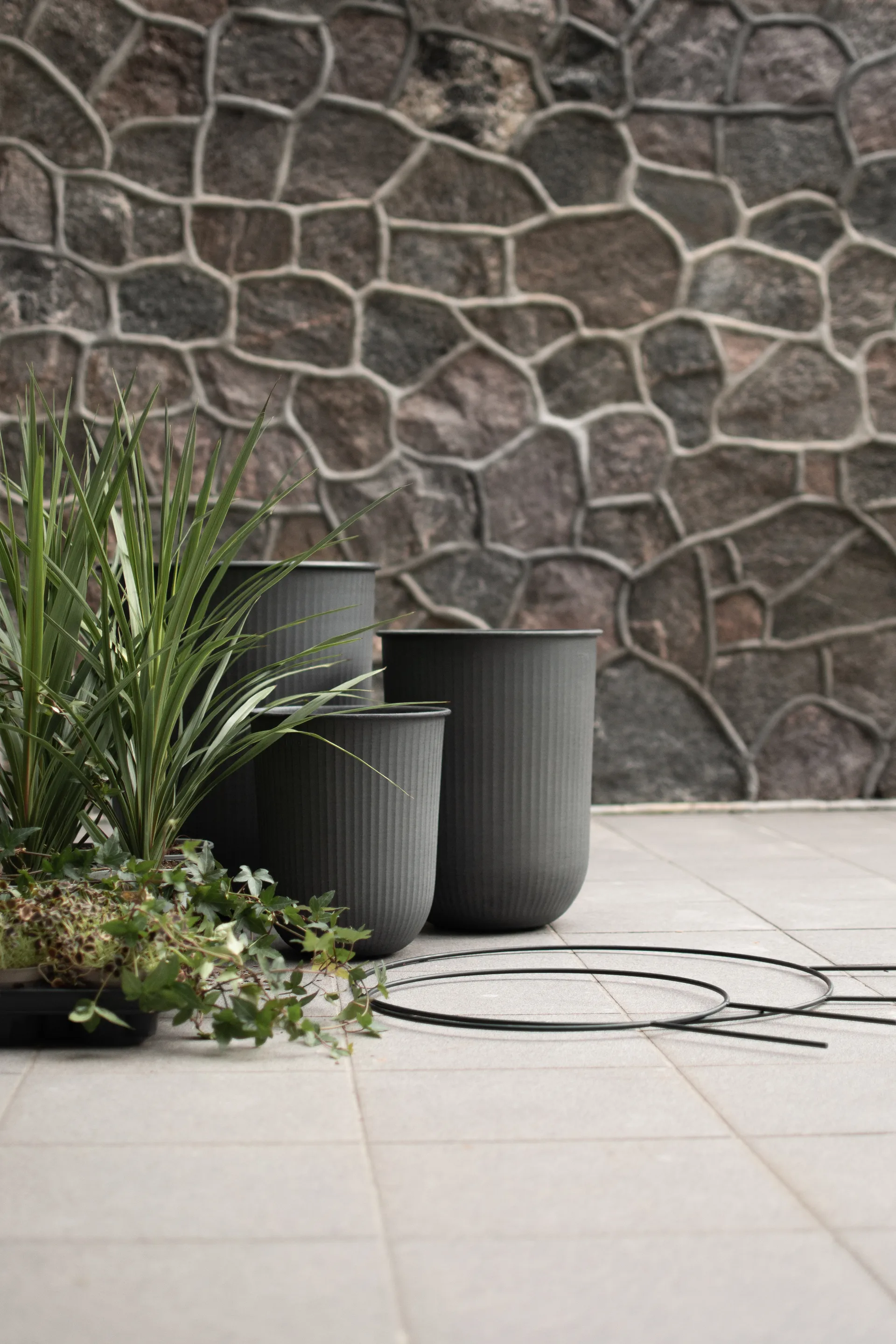Vaso per fiori a righe Out 3 pezzi, Nero DBKD