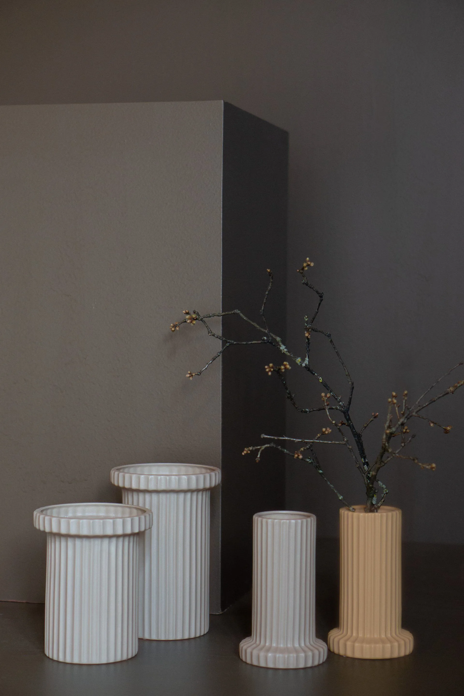 Vaso per fiori Stripe piccolo 22 cm, Sandy mole DBKD