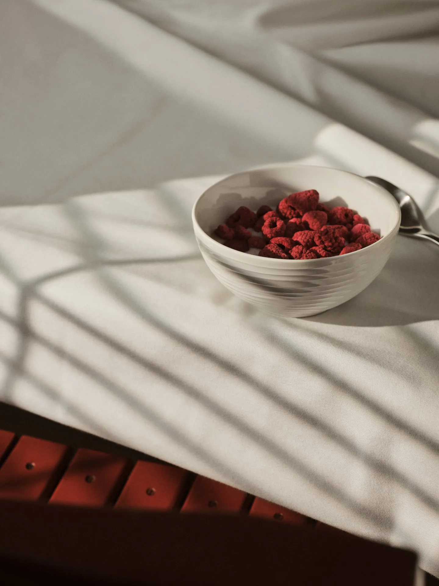 Ciotola colazione Blond 60 cl, righe bianco Design House Stockholm