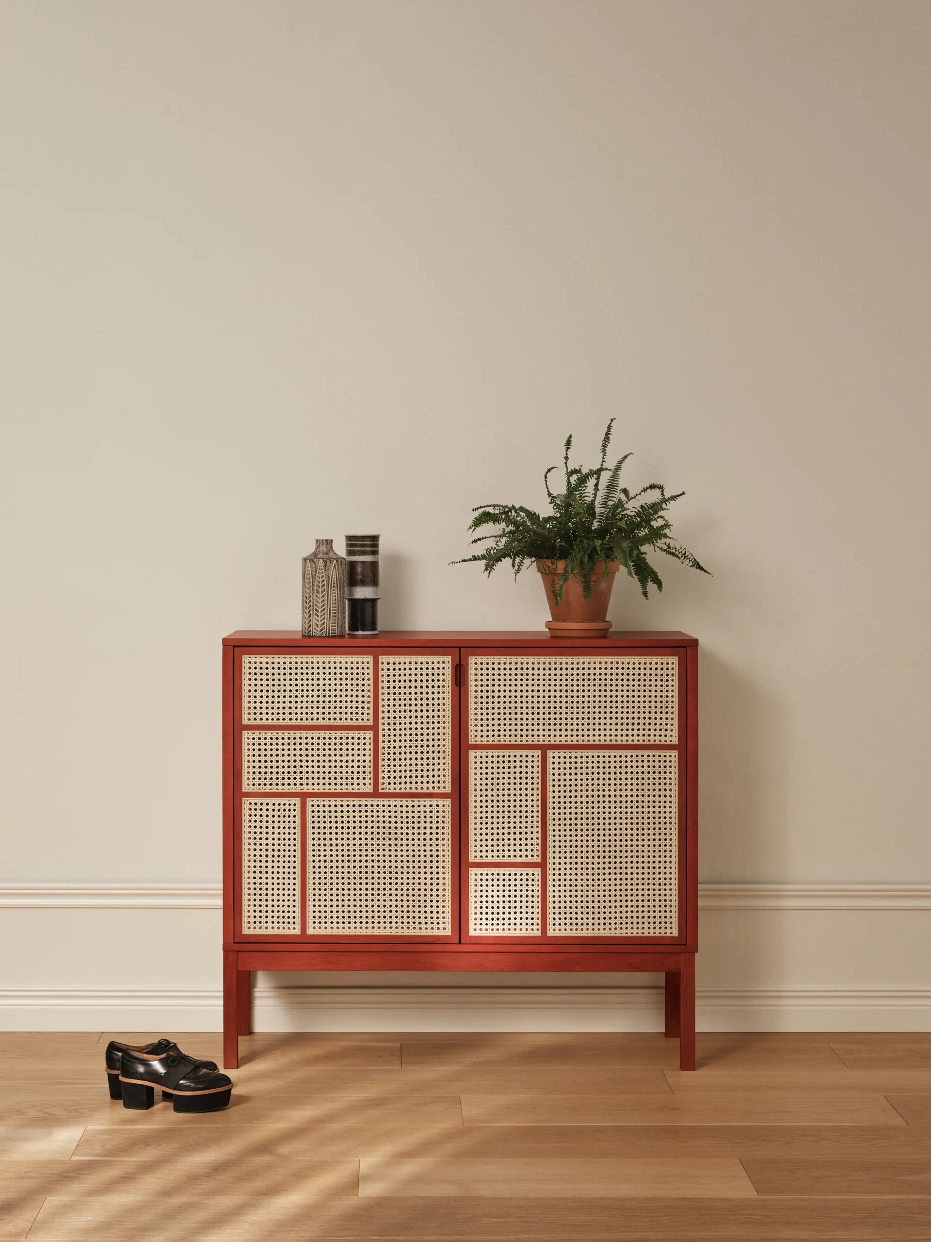 Credenza Air, Rosso, 120x110 cm, con gambe Design House Stockholm