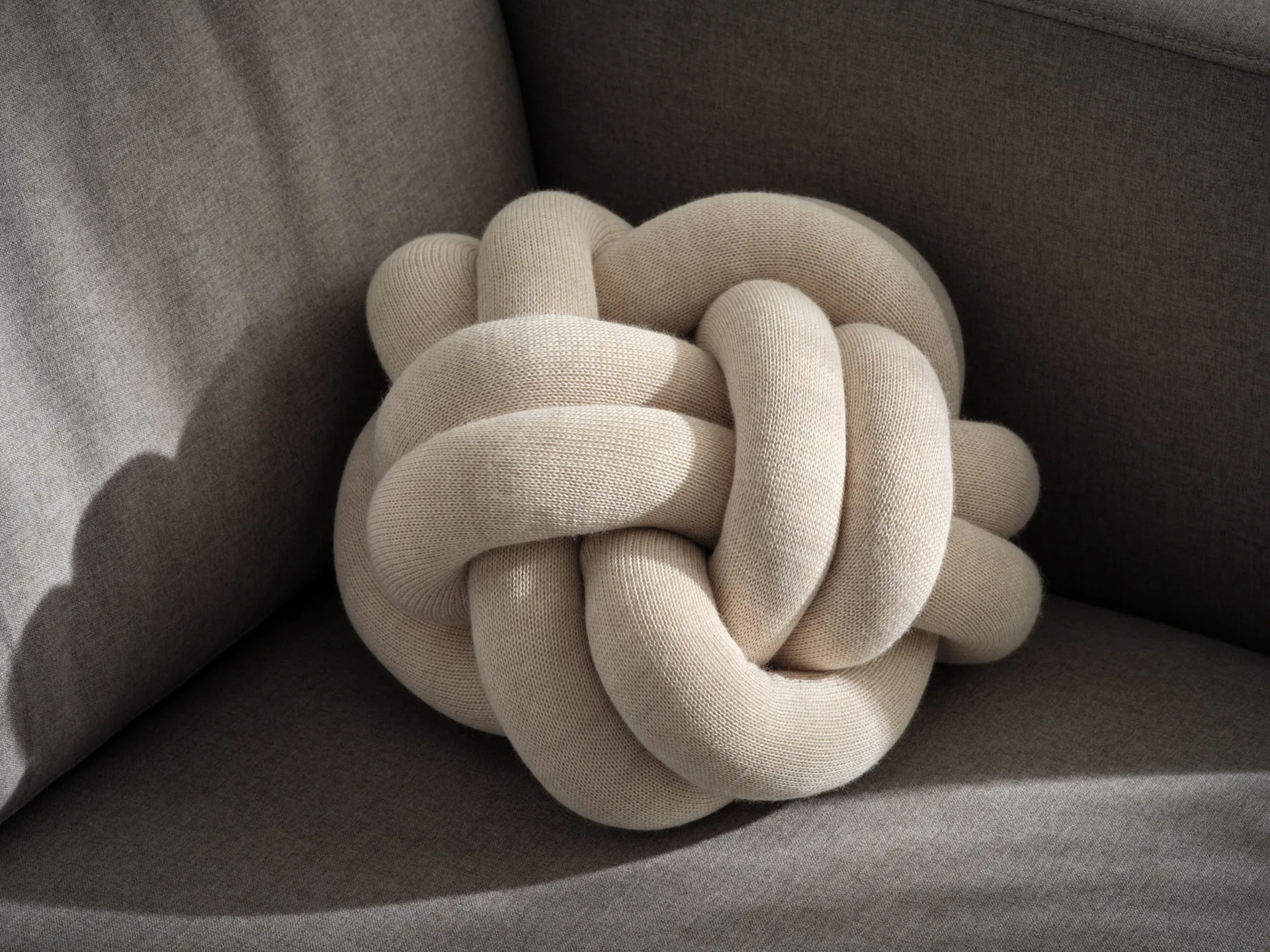 Cuscino Knot, crema Design House Stockholm