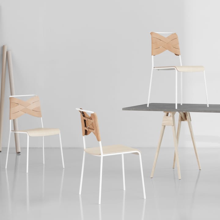 Sedia Torso, rovere, pelle color naturale, gambe cromate Design House Stockholm