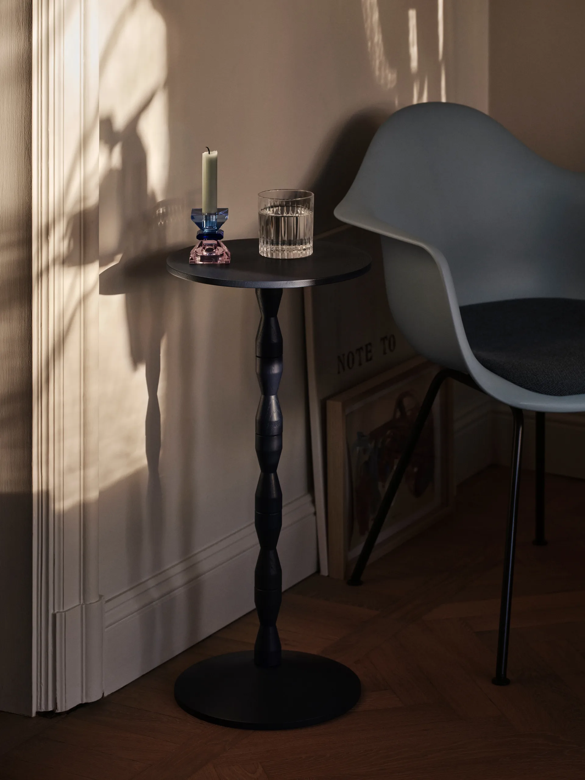 Tavolo Pedestal Ø 31x67,5 cm, Blu Design House Stockholm