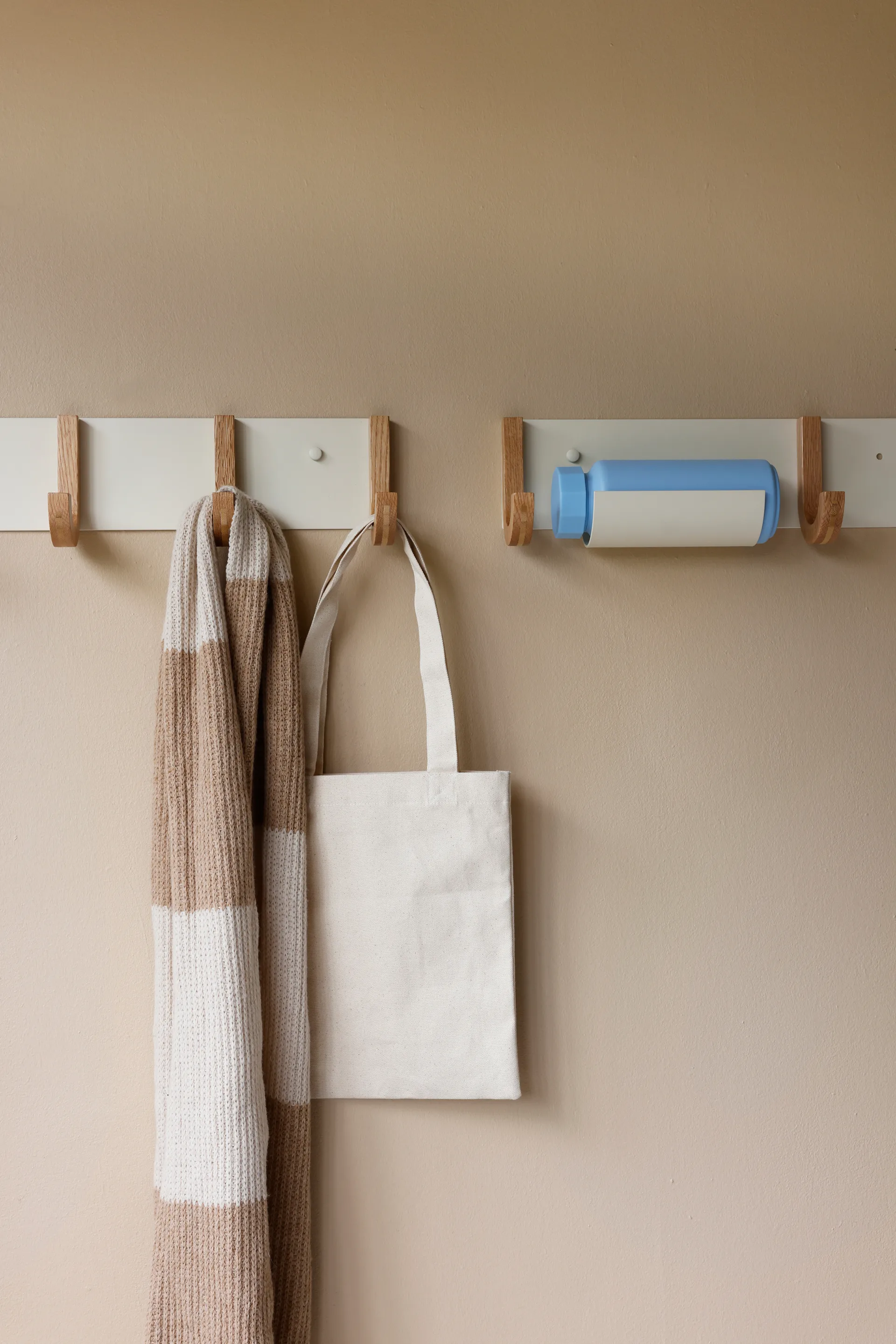 Appendiabiti Jay 4 ganci, Creamweiss-ek Design Letters