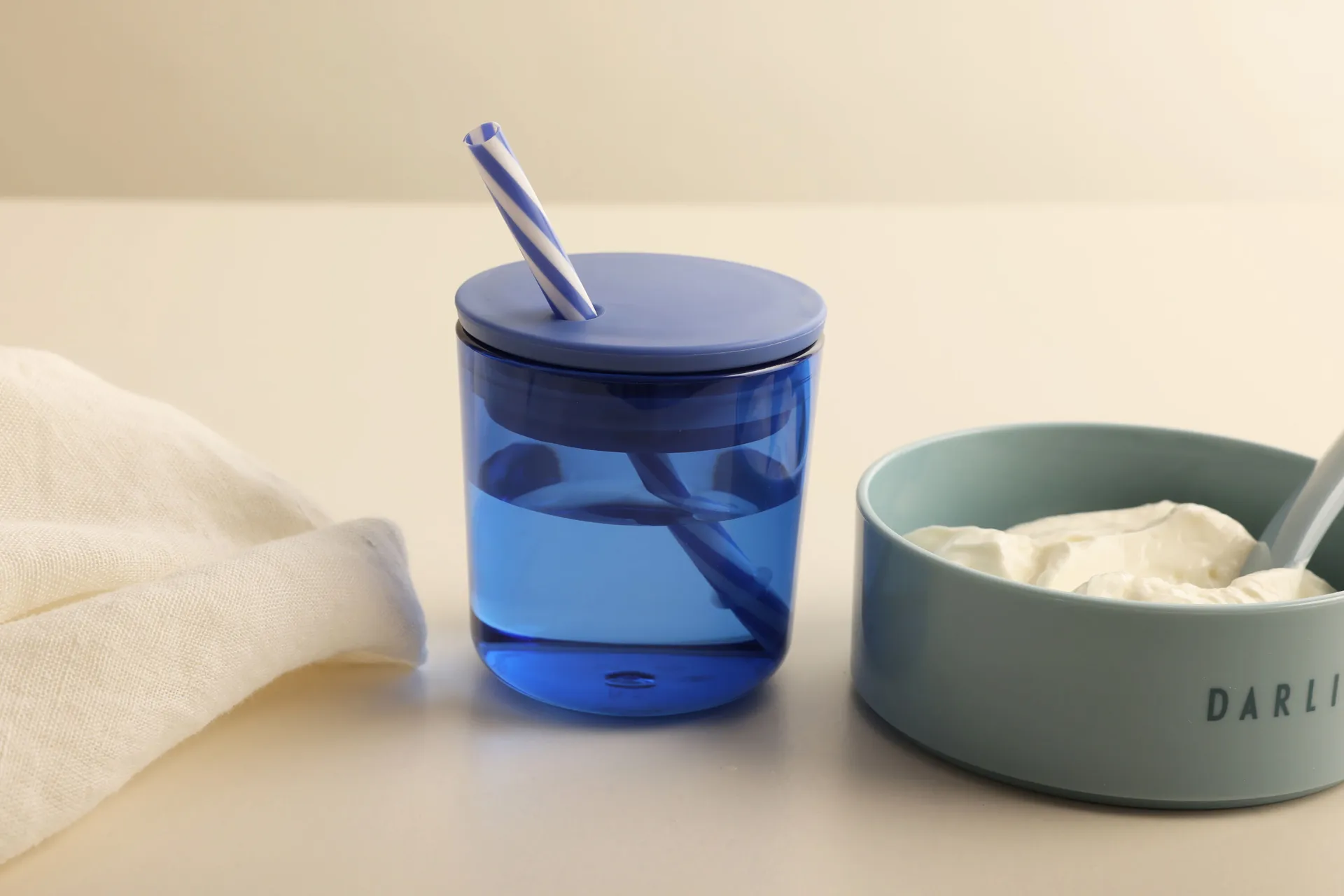 Cannuccia e coperchio Design Letters, Blu Design Letters