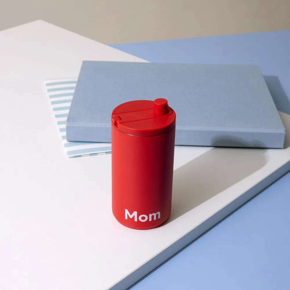 Tazza da viaggio Design Letters 35 cl, Mom-Corallo Design Letters