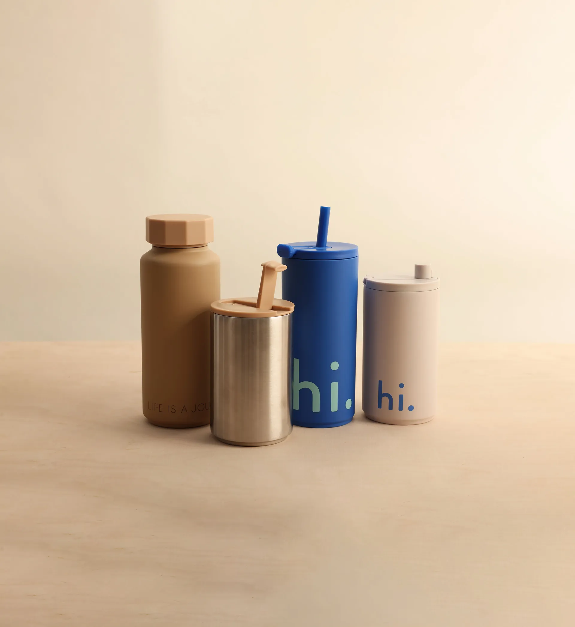 Thermos Travel Life con cannuccia 50 cl, Hi-cobalt blue Design Letters