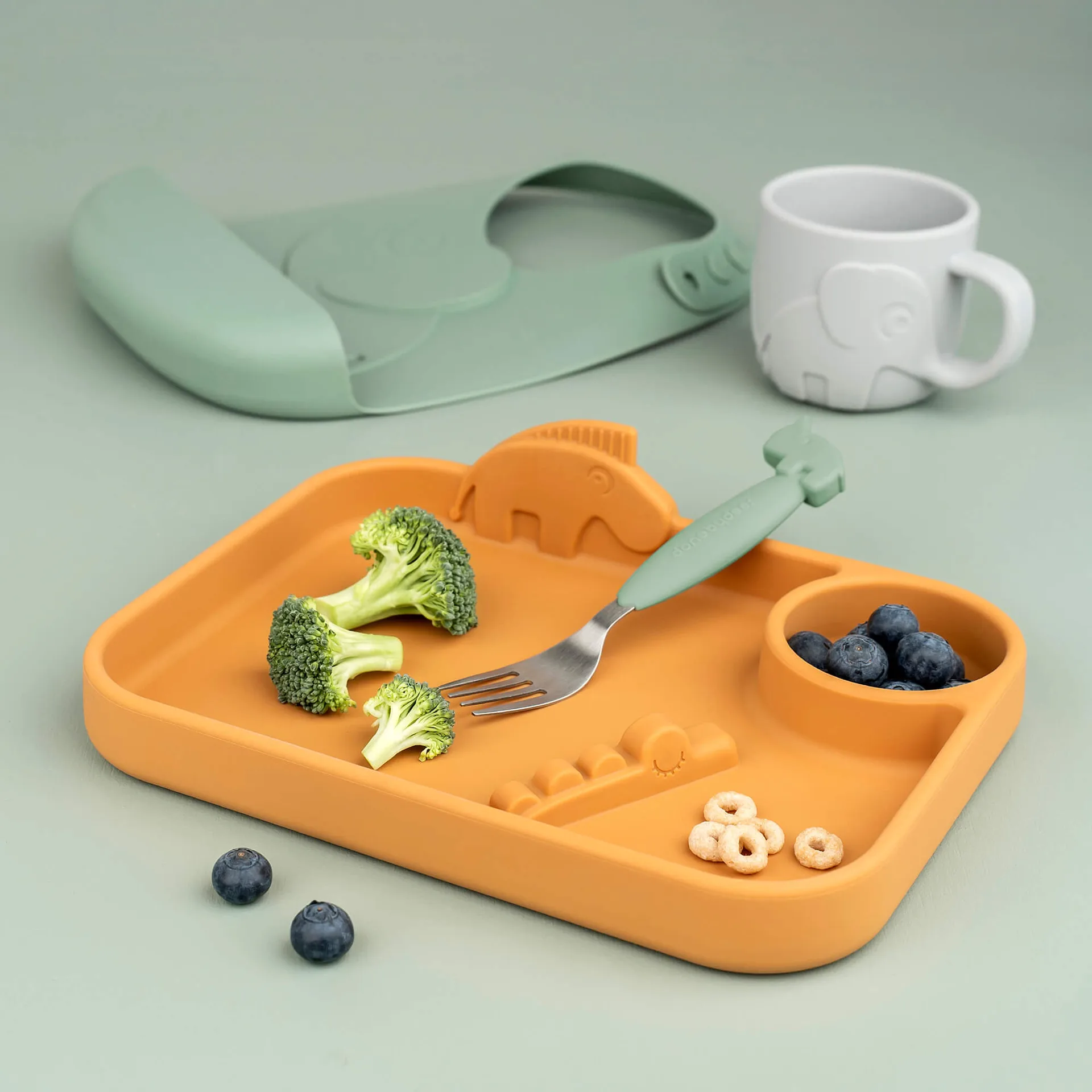 Set di posate facile da impugnare Deer Friends 3 pezzi, Verde Done by deer