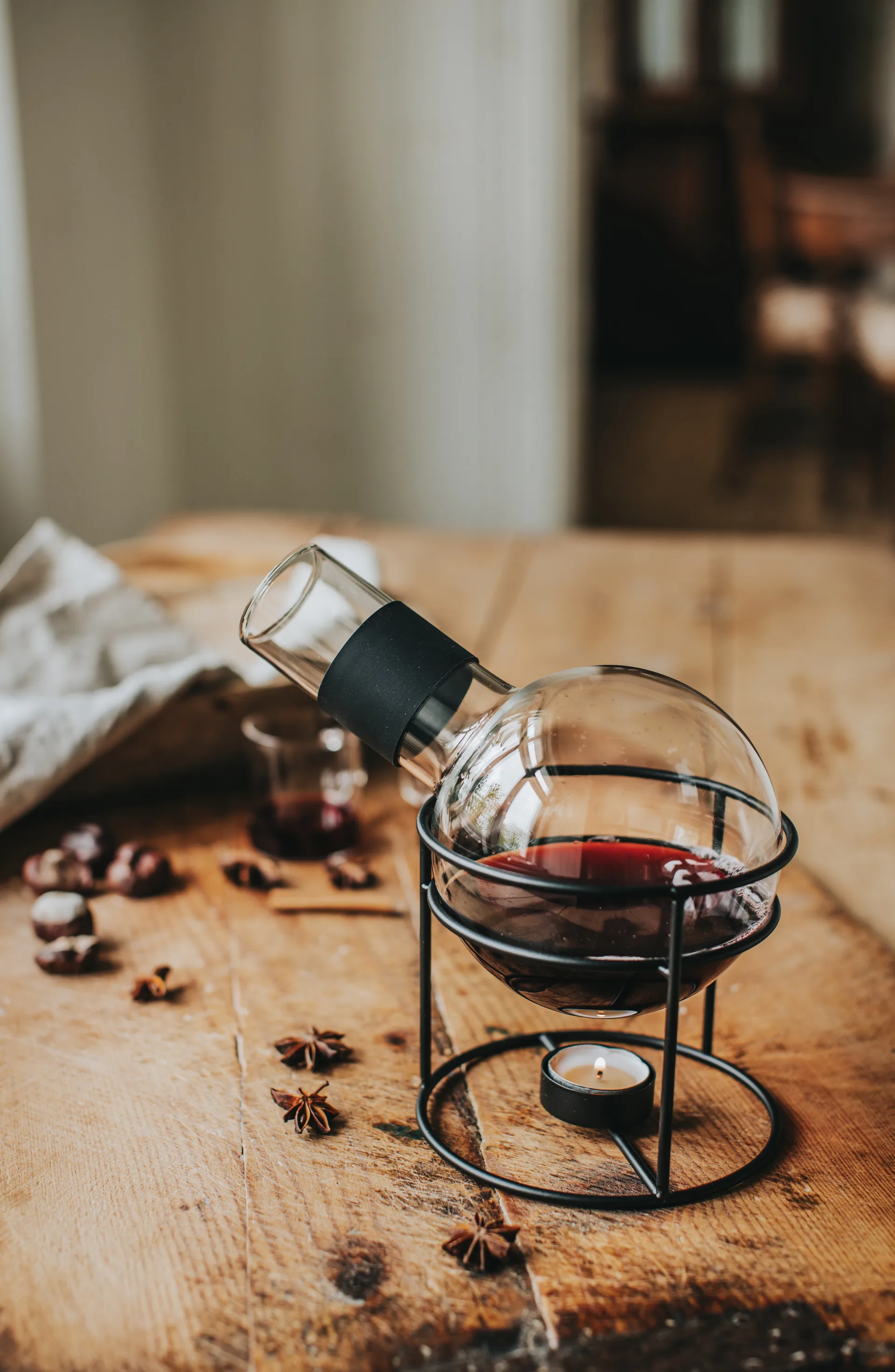 Caraffa per vin brulé in vetro 1,3 L Glora, Nero Dorre